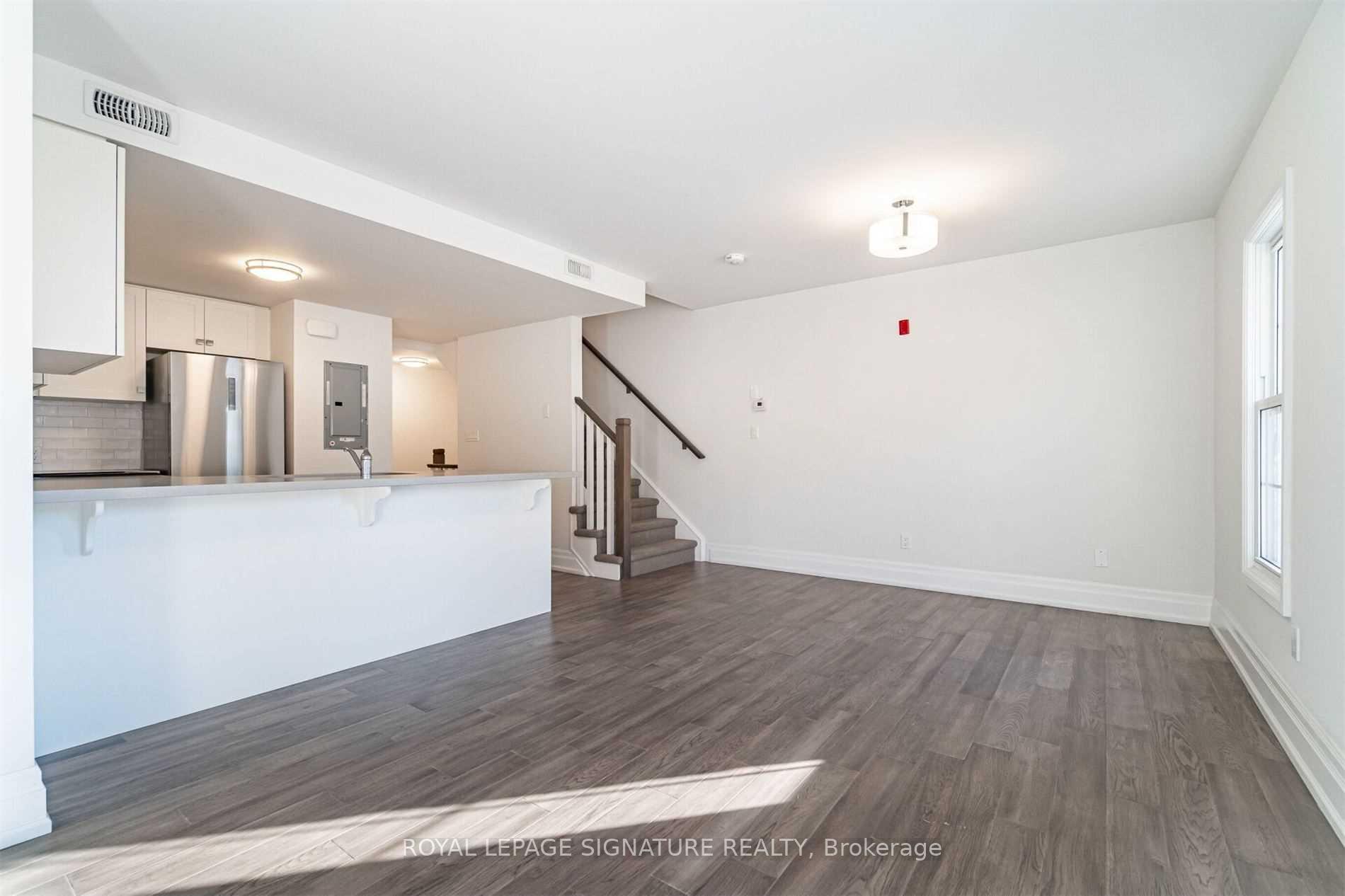 Photo 6 of Unit 202, 760 Lakeshore Road E, Mississauga, Lakeview — HOMEH