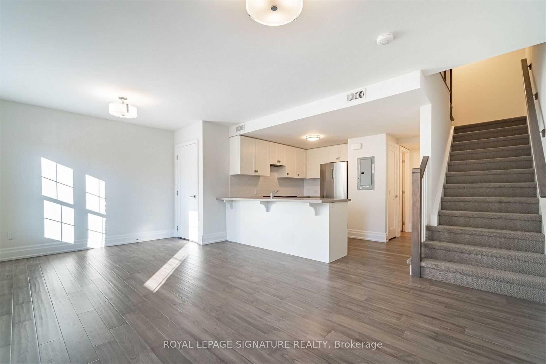 Photo 7 of Unit 202, 760 Lakeshore Road E, Mississauga, Lakeview — HOMEH