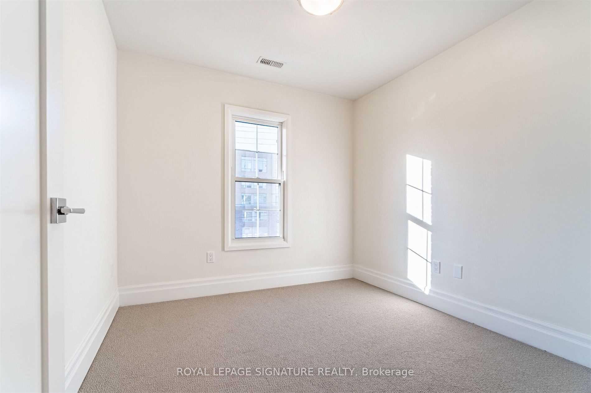 Photo 10 of Unit 202, 760 Lakeshore Road E, Mississauga, Lakeview — HOMEH