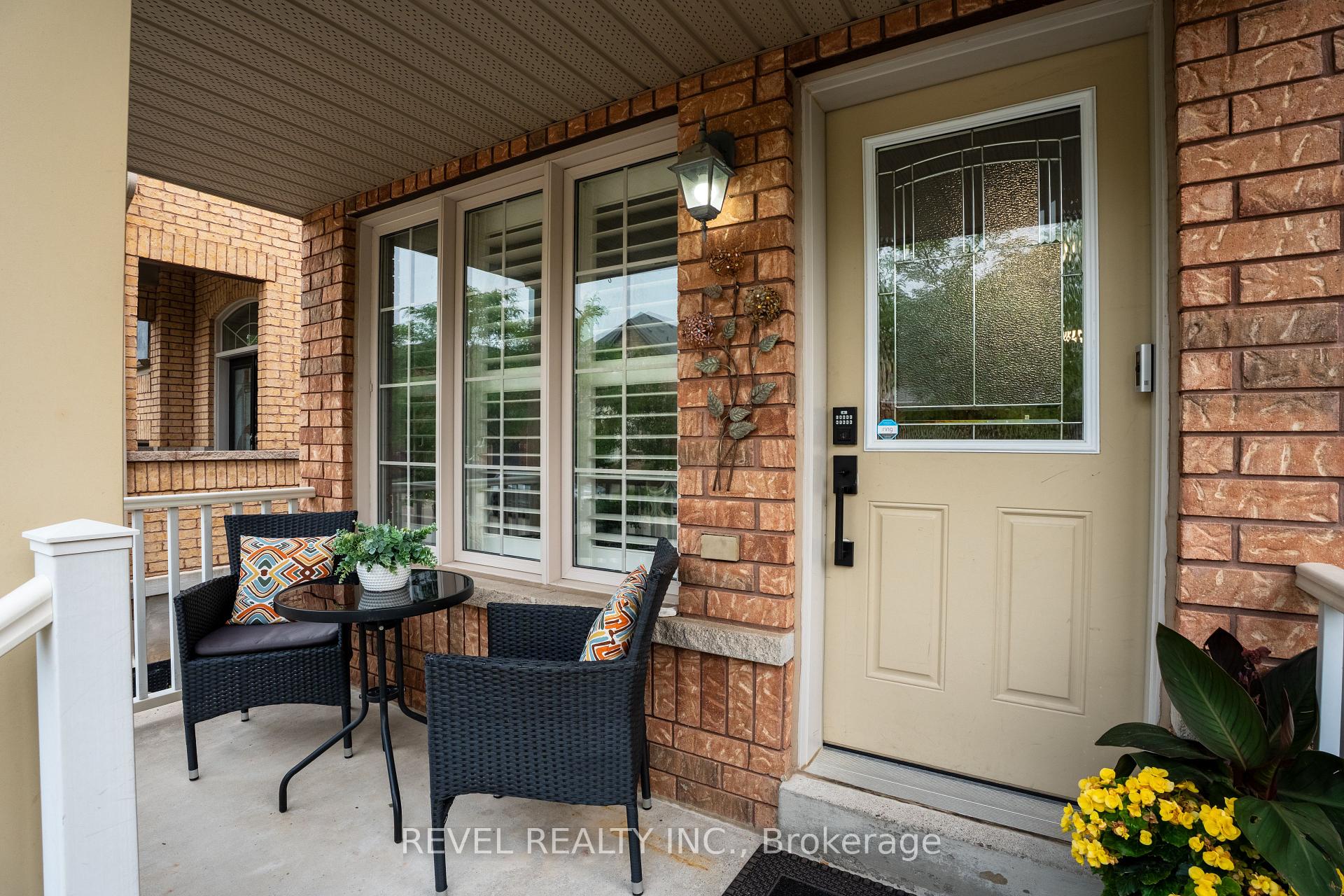 Photo 4 of 256 Giddings Crescent, Milton, Scott — HOMEH