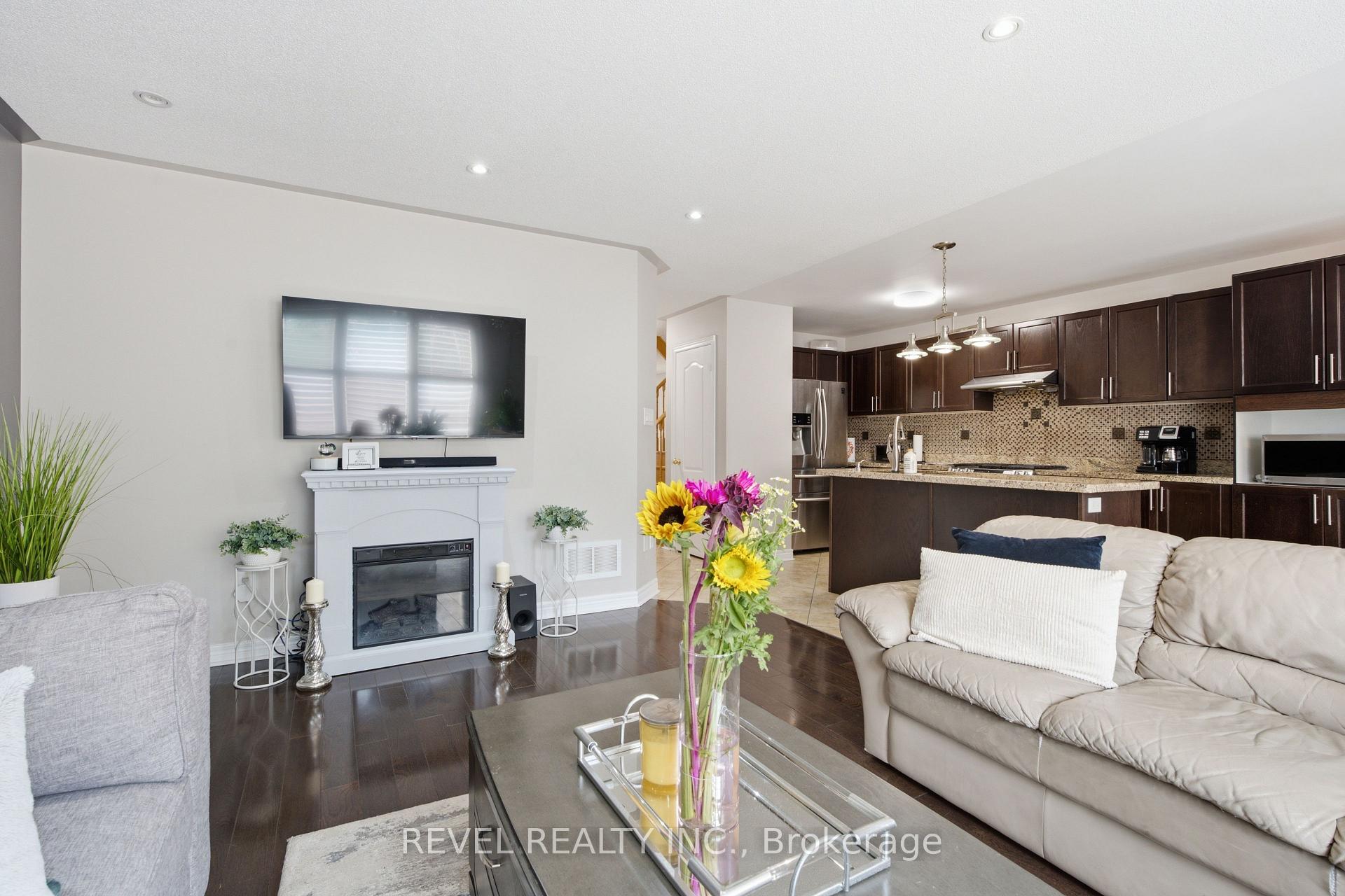 Photo 10 of 256 Giddings Crescent, Milton, Scott — HOMEH