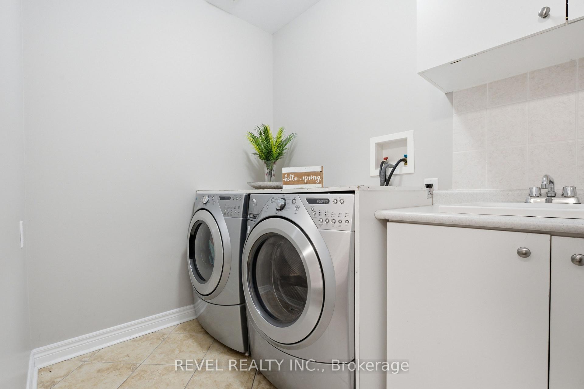 Photo 12 of 256 Giddings Crescent, Milton, Scott — HOMEH
