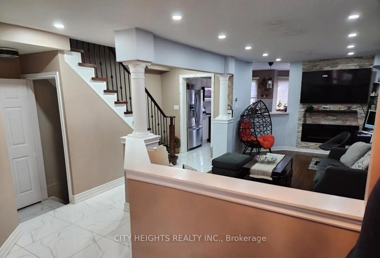 Photo 5 of 3653 Partition Road, Mississauga, Lisgar — HOMEH