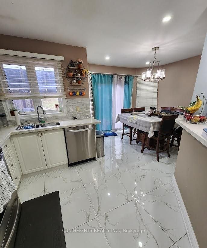 Photo 7 of 3653 Partition Road, Mississauga, Lisgar — HOMEH