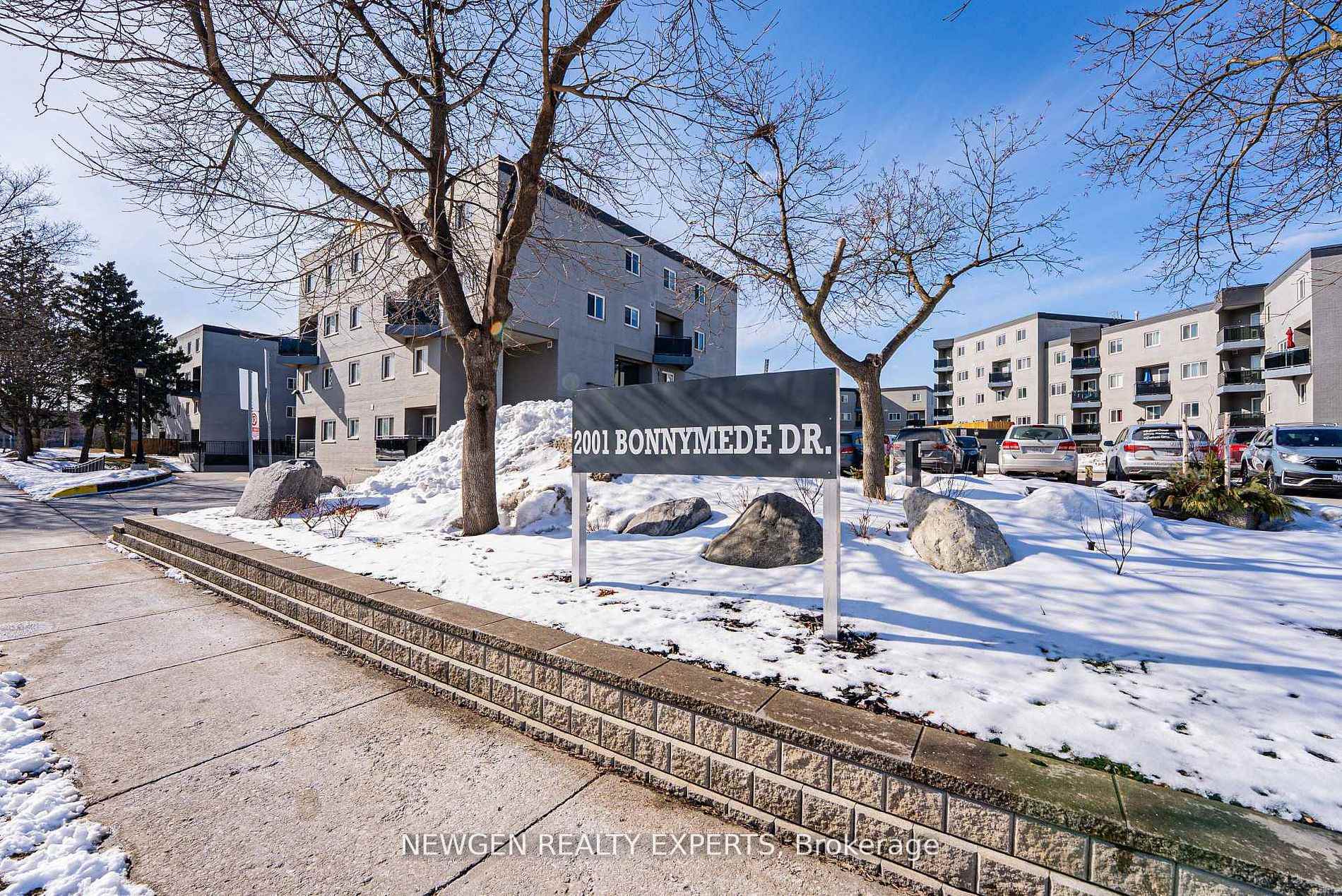 Front of Unit 88, 2001 Bonnymede Drive