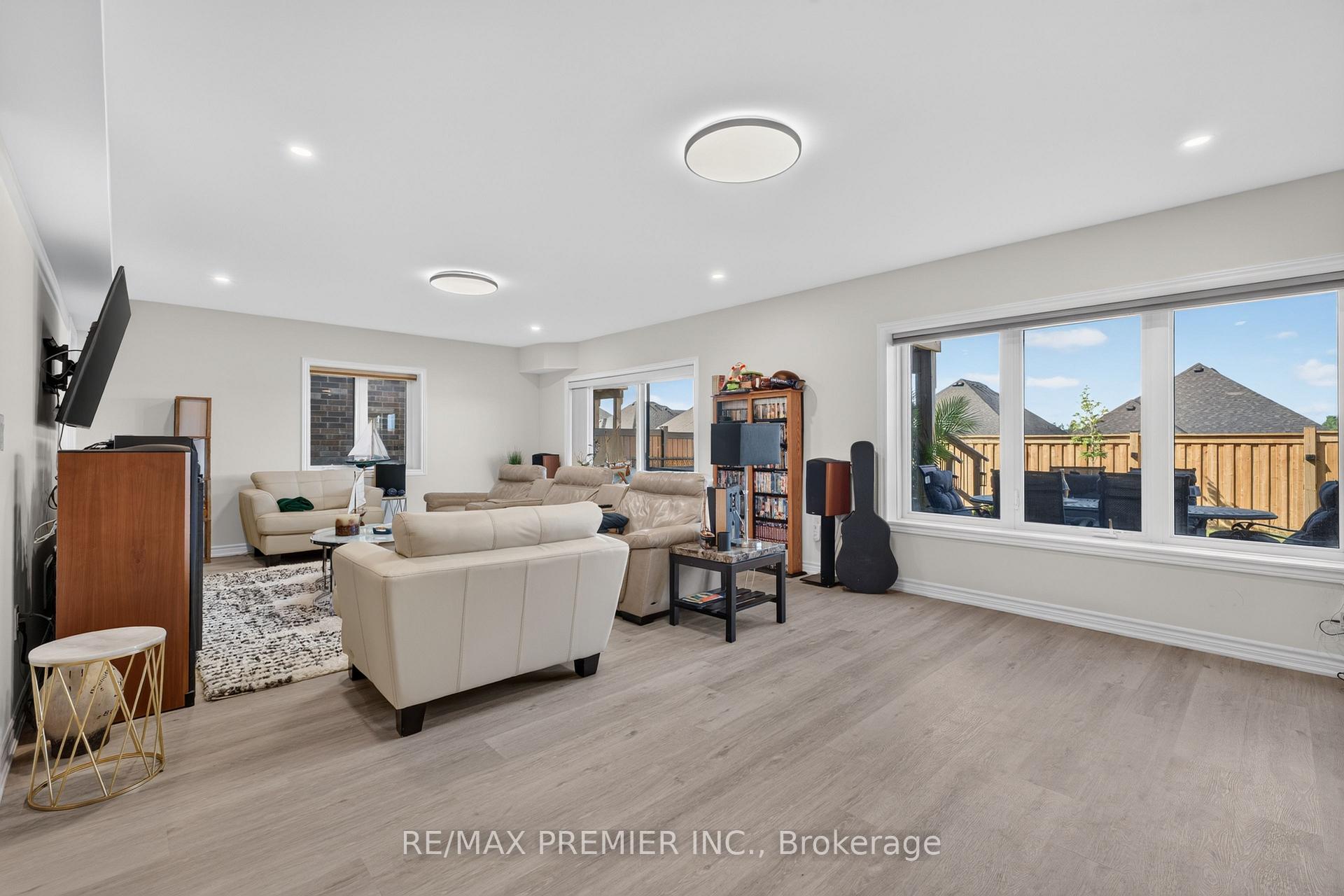 Photo 39 of 3020 Sierra Drive, Orillia — HOMEH