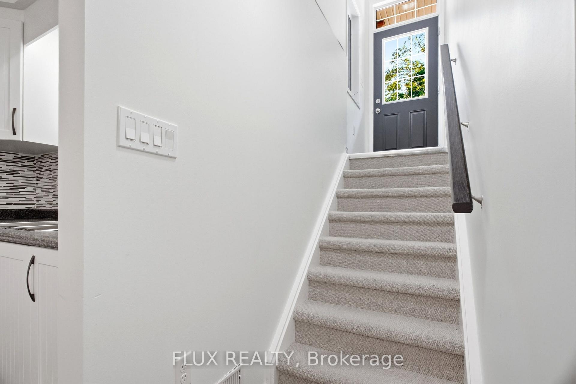 Photo 4 of Unit D11, 1941 Ottawa Street S, Kitchener, Larentian West — HOMEH