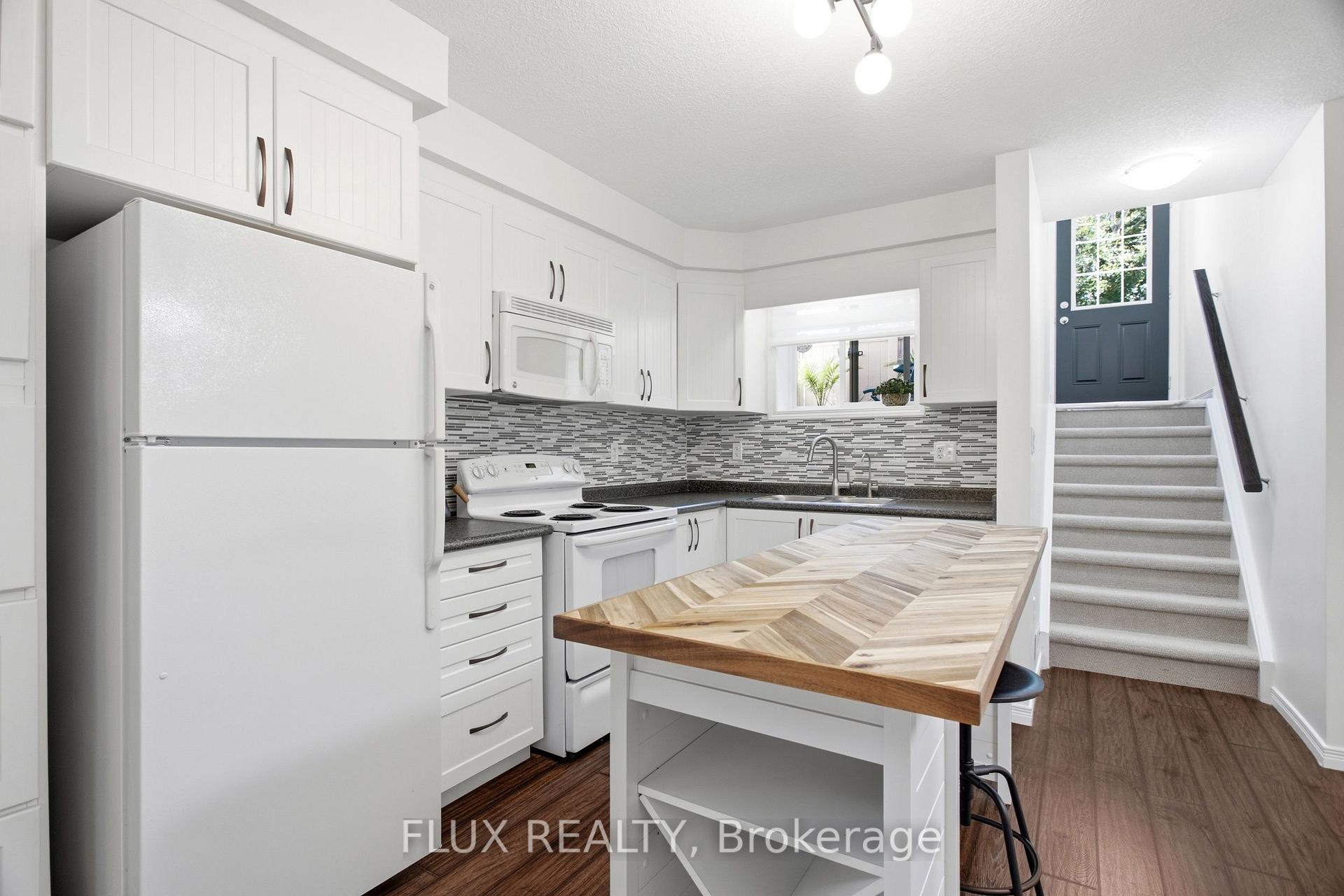 Photo 8 of Unit D11, 1941 Ottawa Street S, Kitchener, Larentian West — HOMEH