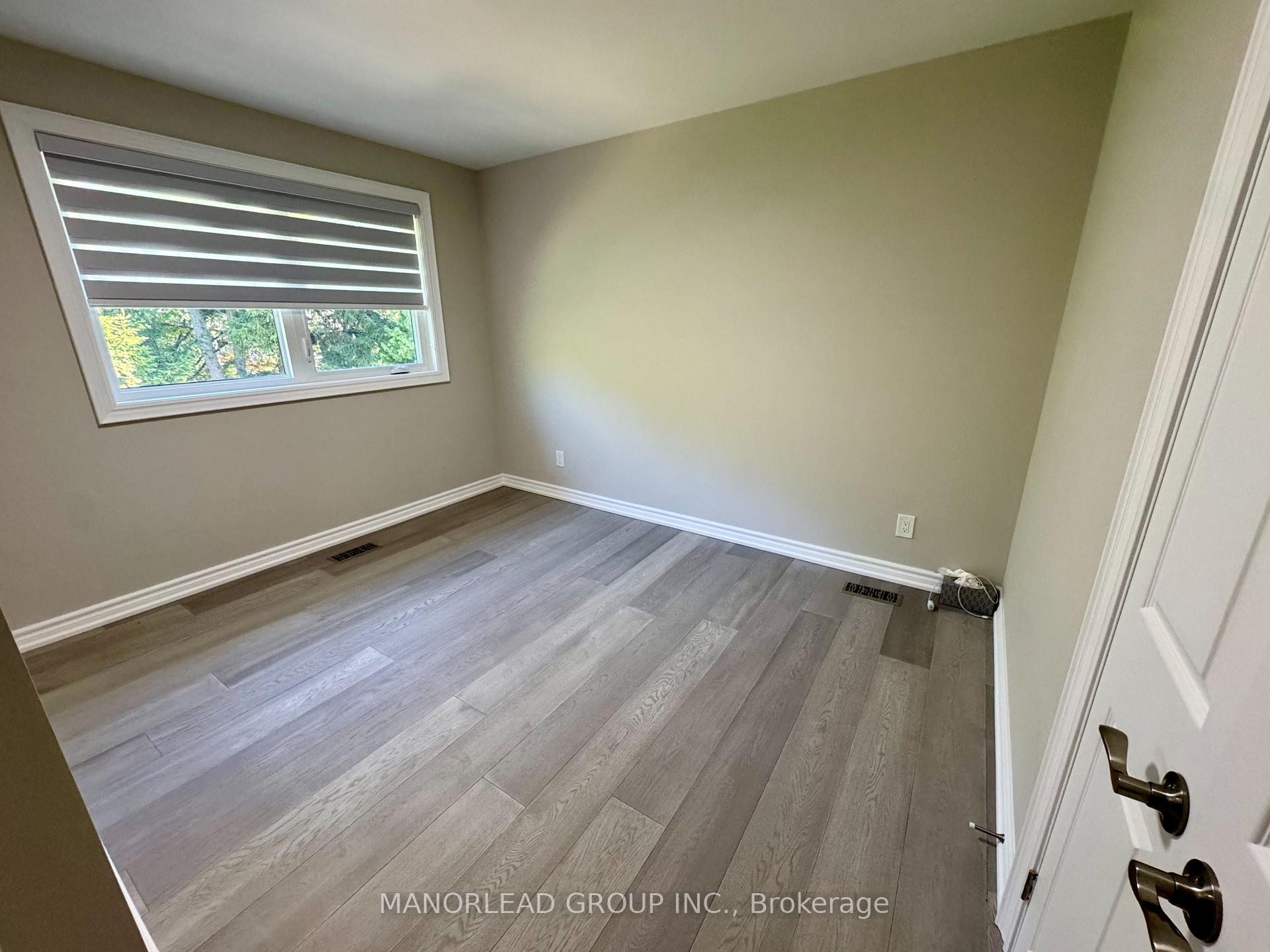 Photo 7 of Unit Upper, 19 Waring Court, North York, Willowdale East — HOMEH