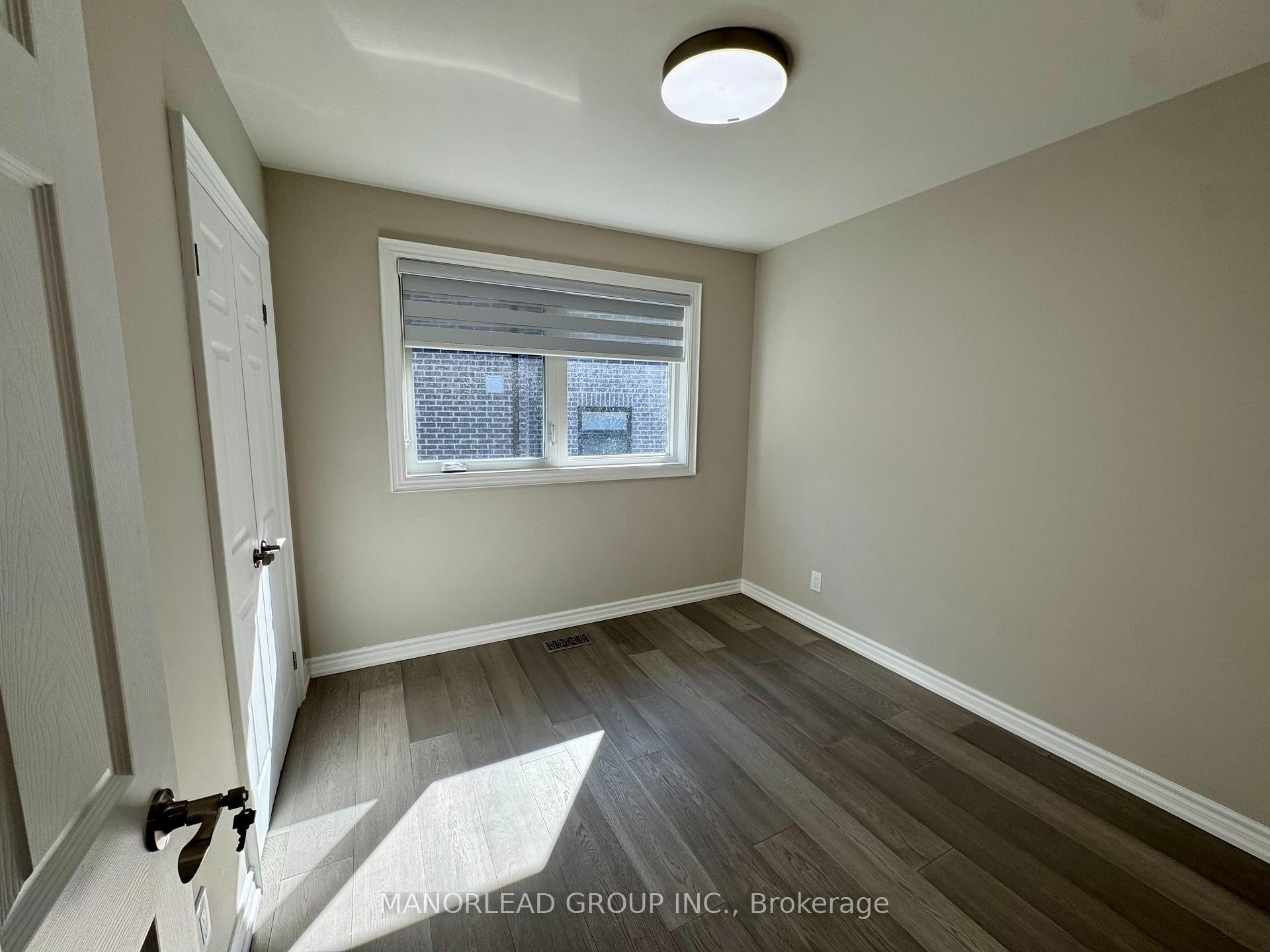 Photo 8 of Unit Upper, 19 Waring Court, North York, Willowdale East — HOMEH