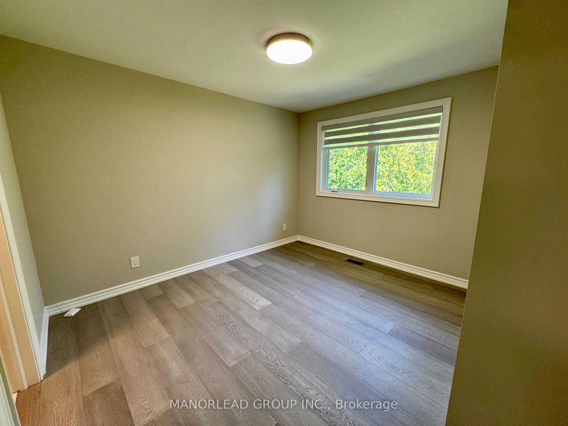Photo 9 of Unit Upper, 19 Waring Court, North York, Willowdale East — HOMEH