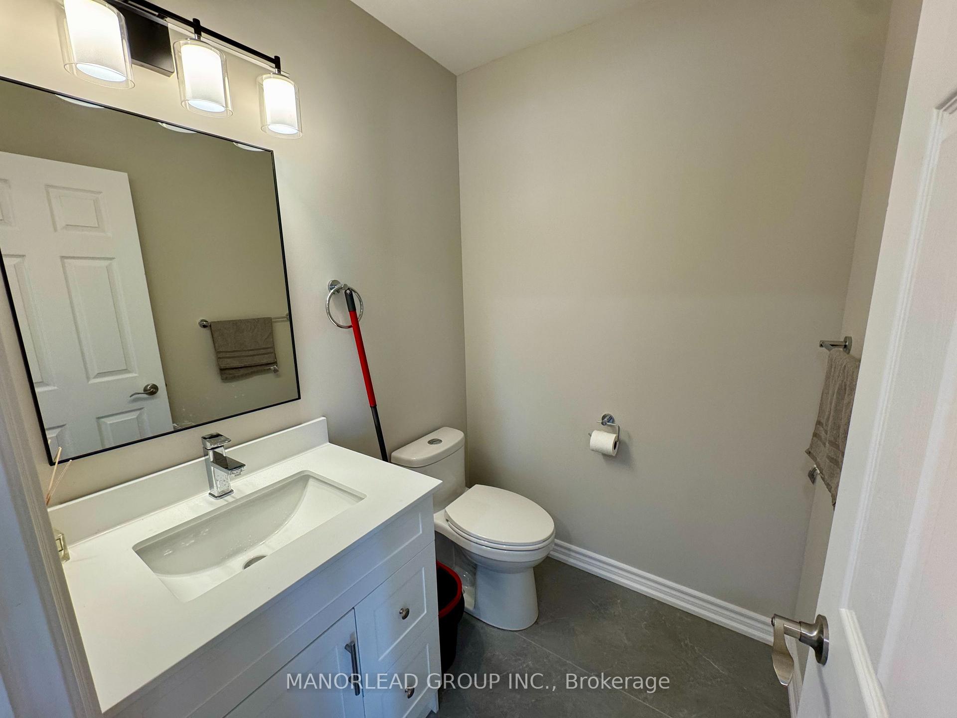 Photo 10 of Unit Upper, 19 Waring Court, North York, Willowdale East — HOMEH