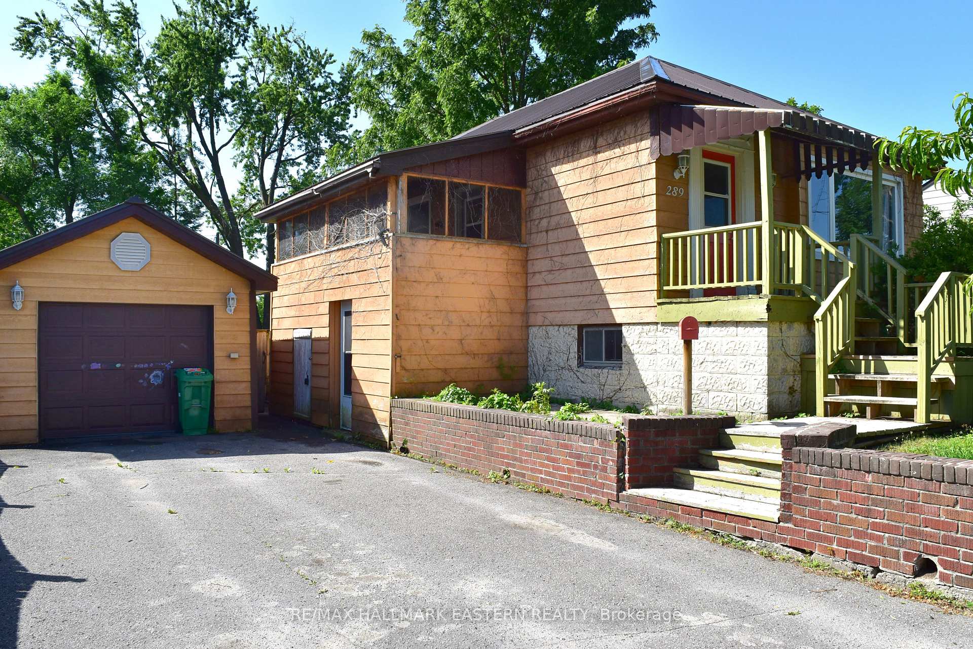 Photo 3 of 289 Bennet Street, Peterborough, Northcrest Ward 5 — HOMEH