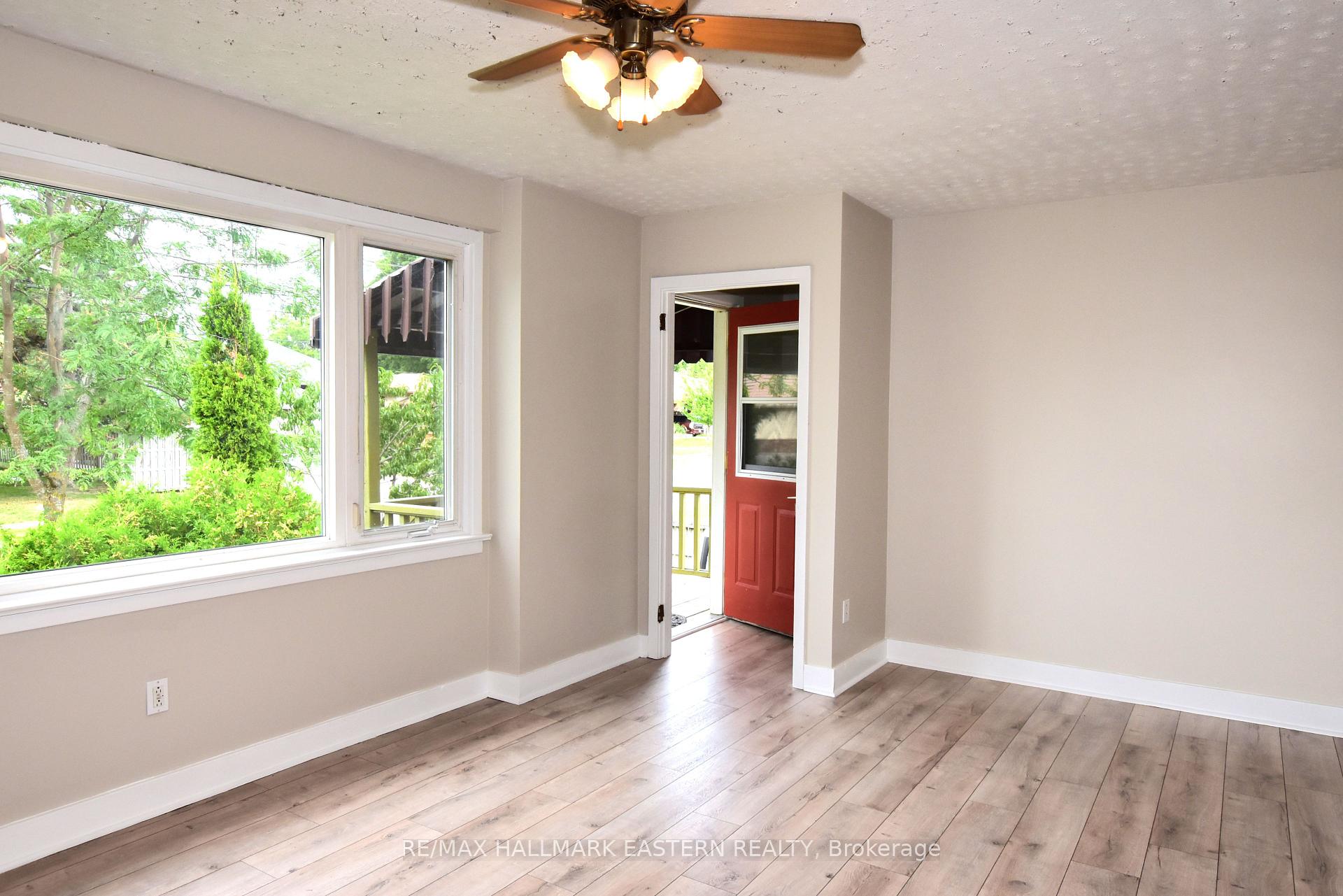 Photo 8 of 289 Bennet Street, Peterborough, Northcrest Ward 5 — HOMEH