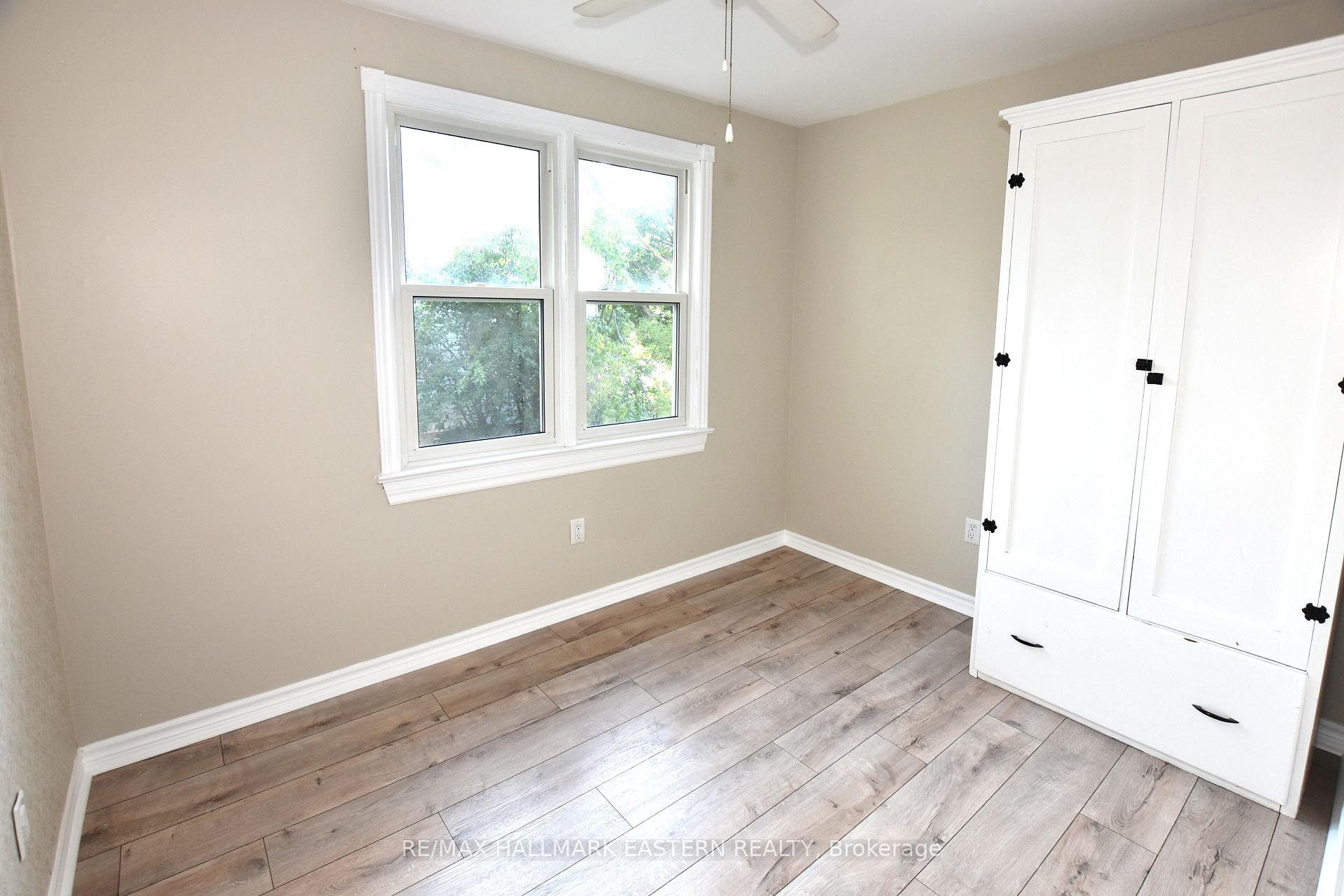 Photo 20 of 289 Bennet Street, Peterborough, Northcrest Ward 5 — HOMEH