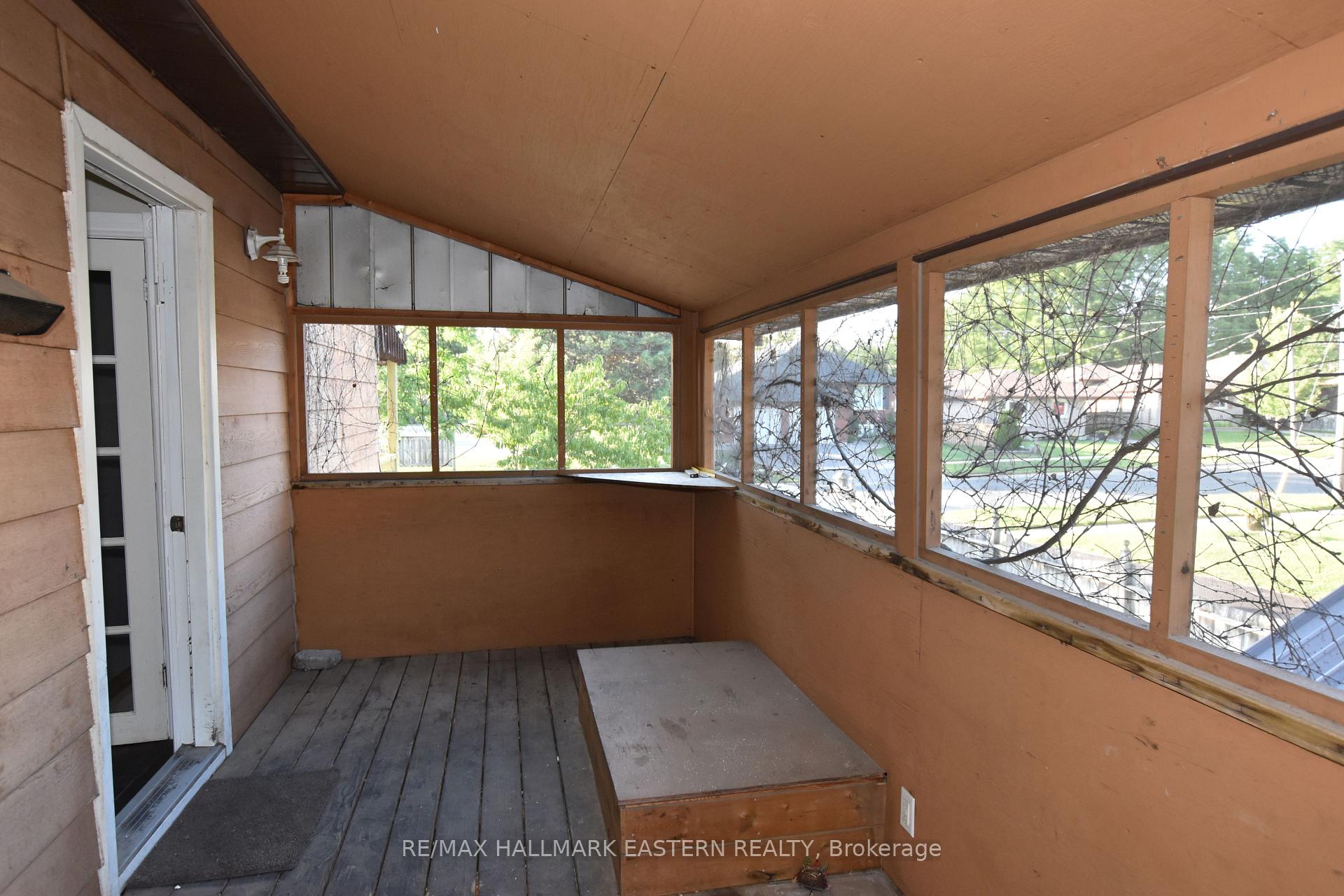 Photo 24 of 289 Bennet Street, Peterborough, Northcrest Ward 5 — HOMEH