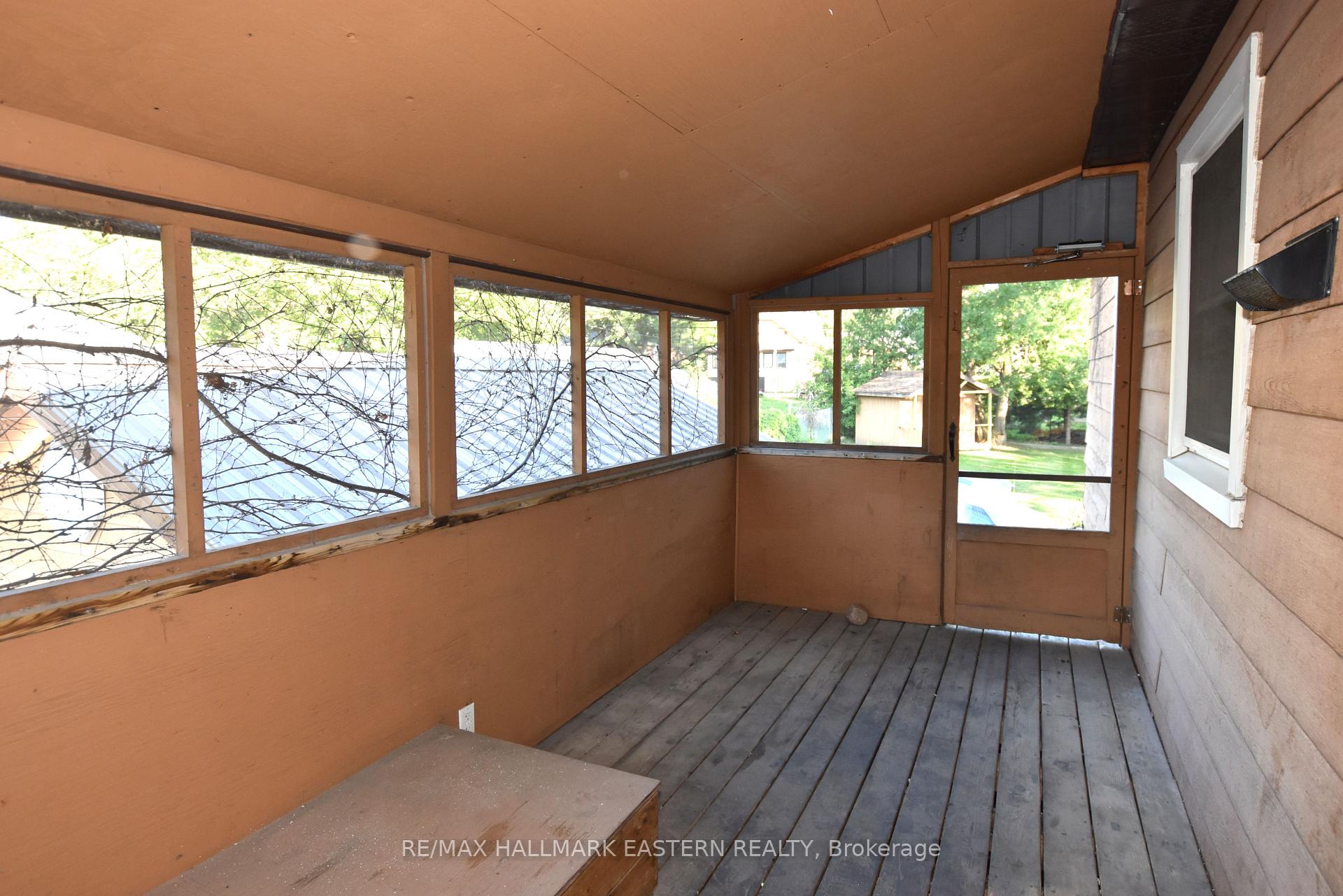 Photo 25 of 289 Bennet Street, Peterborough, Northcrest Ward 5 — HOMEH