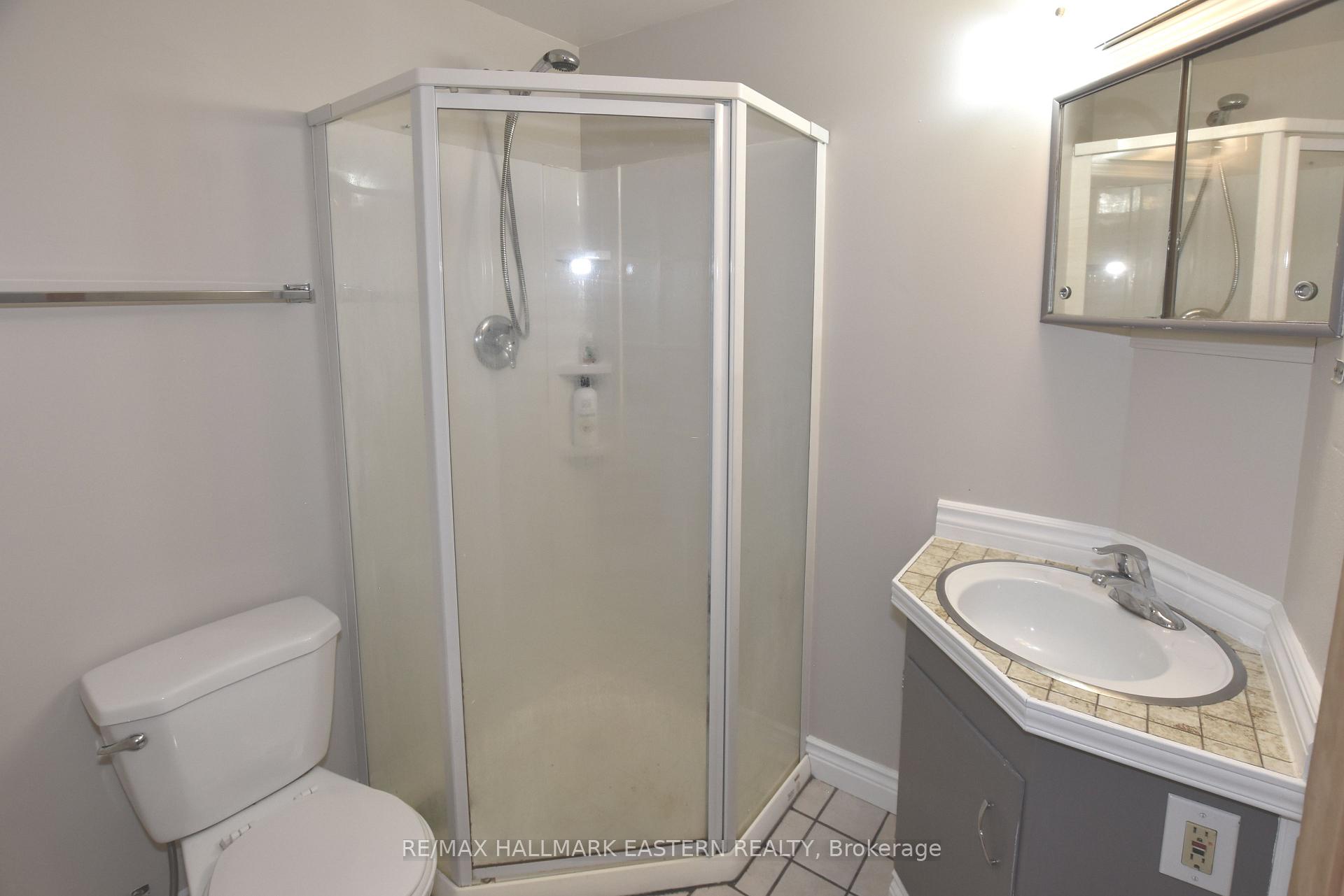 Photo 34 of 289 Bennet Street, Peterborough, Northcrest Ward 5 — HOMEH