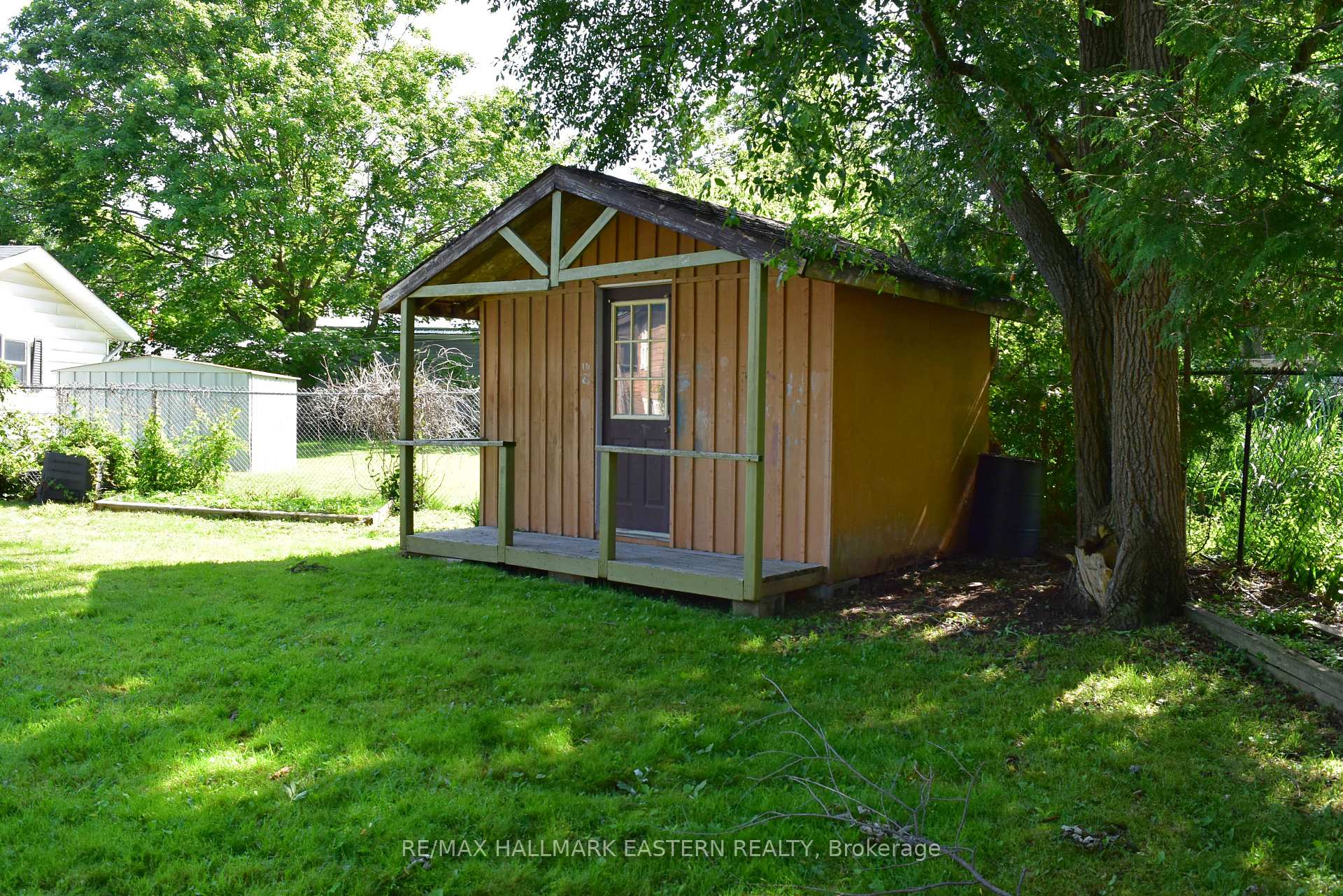Photo 38 of 289 Bennet Street, Peterborough, Northcrest Ward 5 — HOMEH