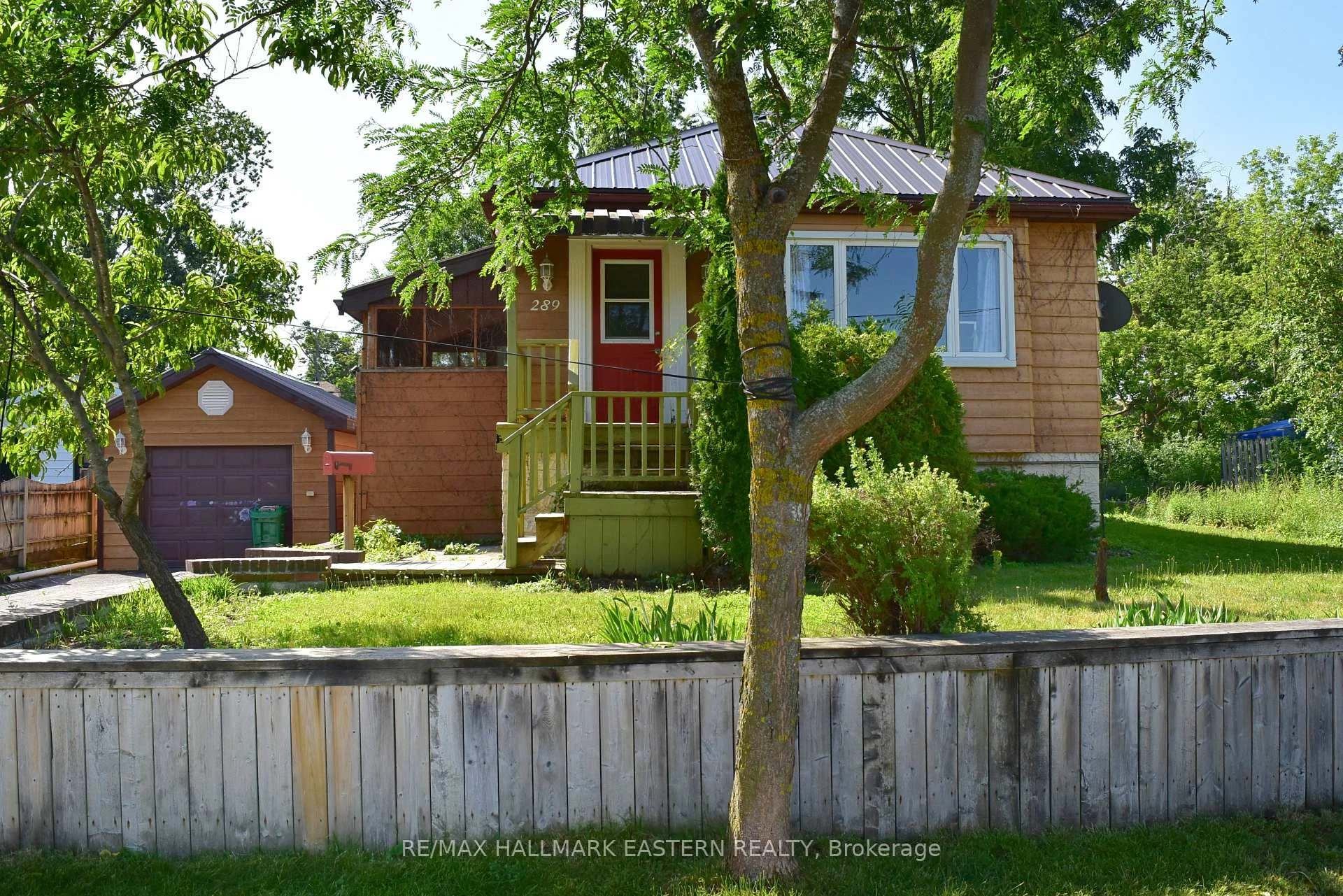 Photo 2 of 289 Bennet Street, Peterborough, Northcrest Ward 5 — HOMEH