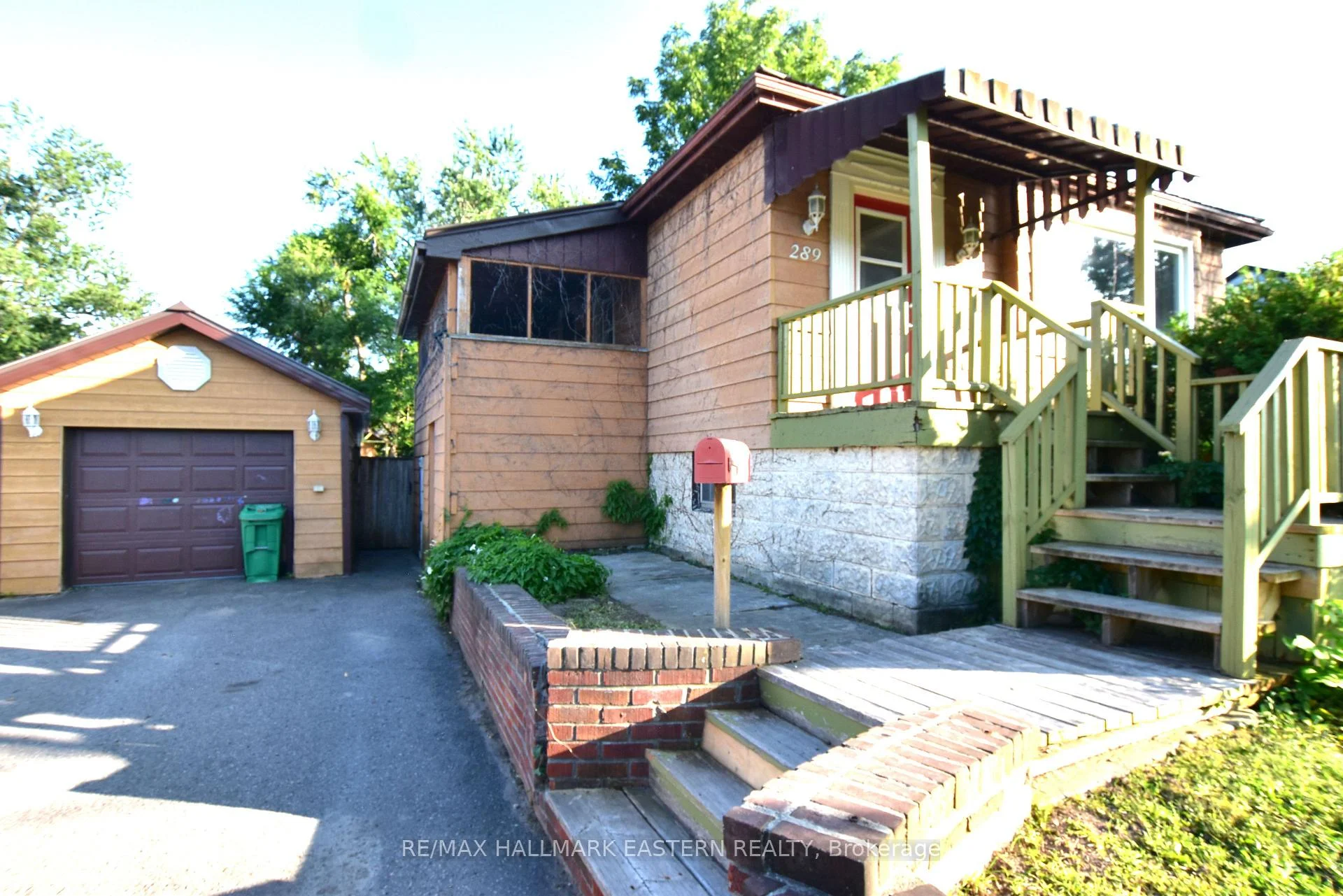 Photo 4 of 289 Bennet Street, Peterborough, Northcrest Ward 5 — HOMEH