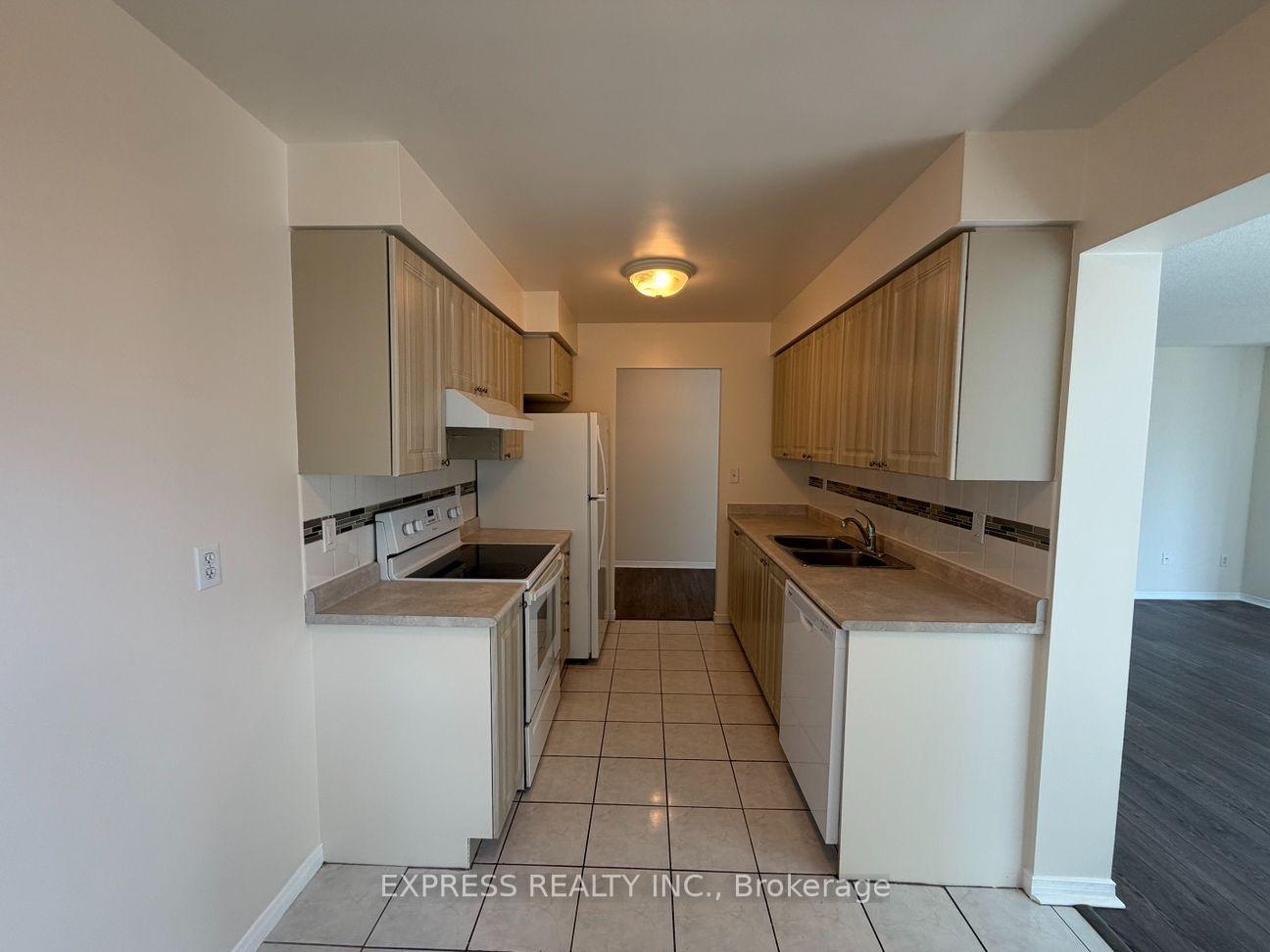 Photo 3 of Unit 715, 39 Pemberton Avenue, North York, Newtonbrook East — HOMEH