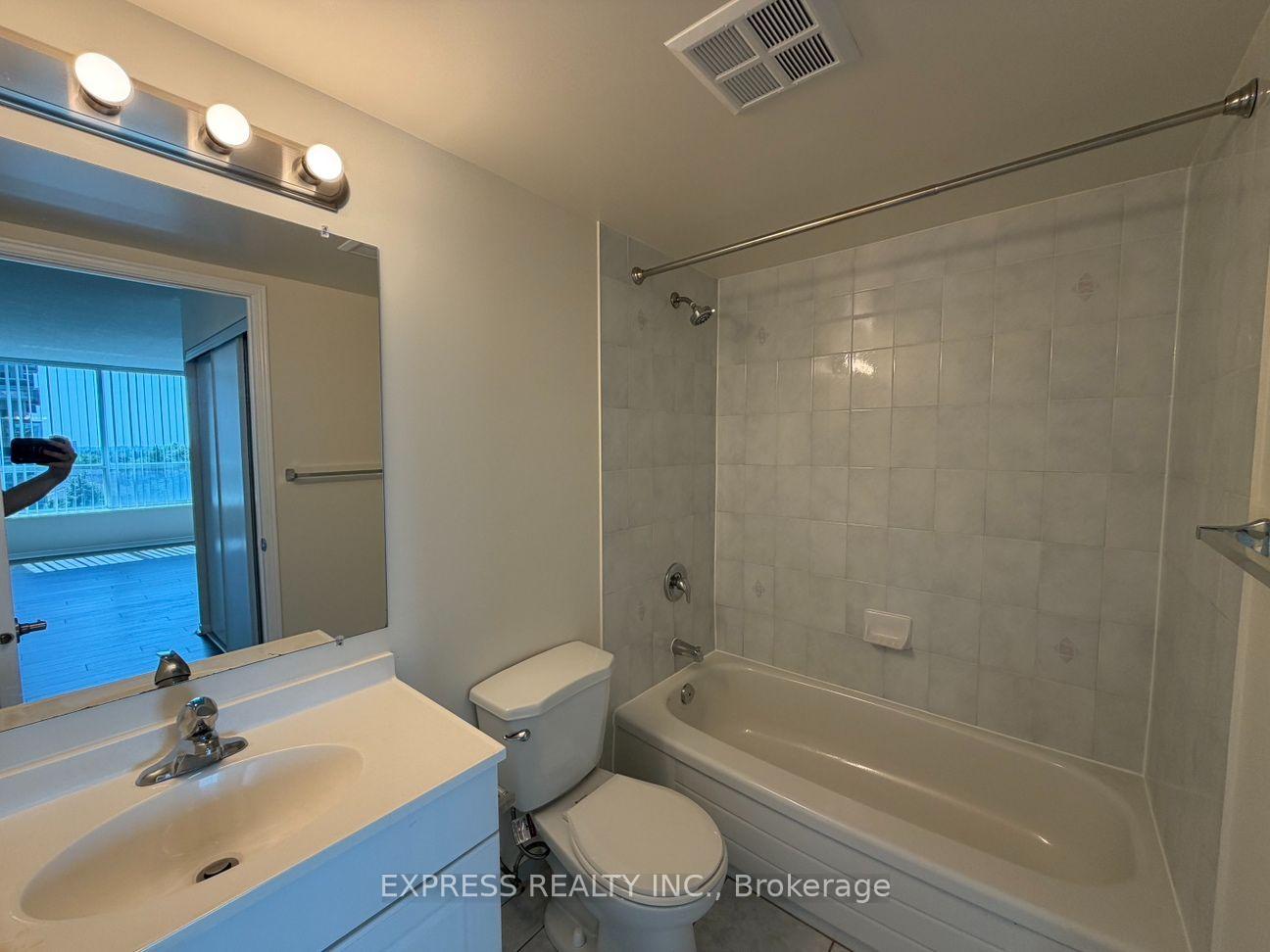 Photo 8 of Unit 715, 39 Pemberton Avenue, North York, Newtonbrook East — HOMEH