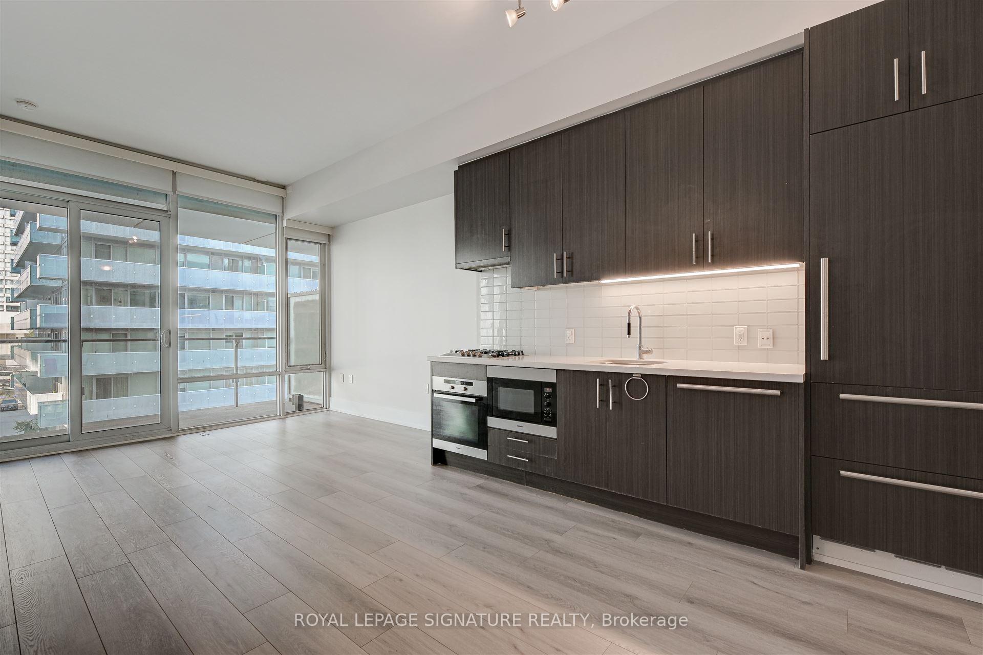 Photo 3 of Unit 424, 29 Queens Quay E, Toronto, Waterfront Communities — HOMEH