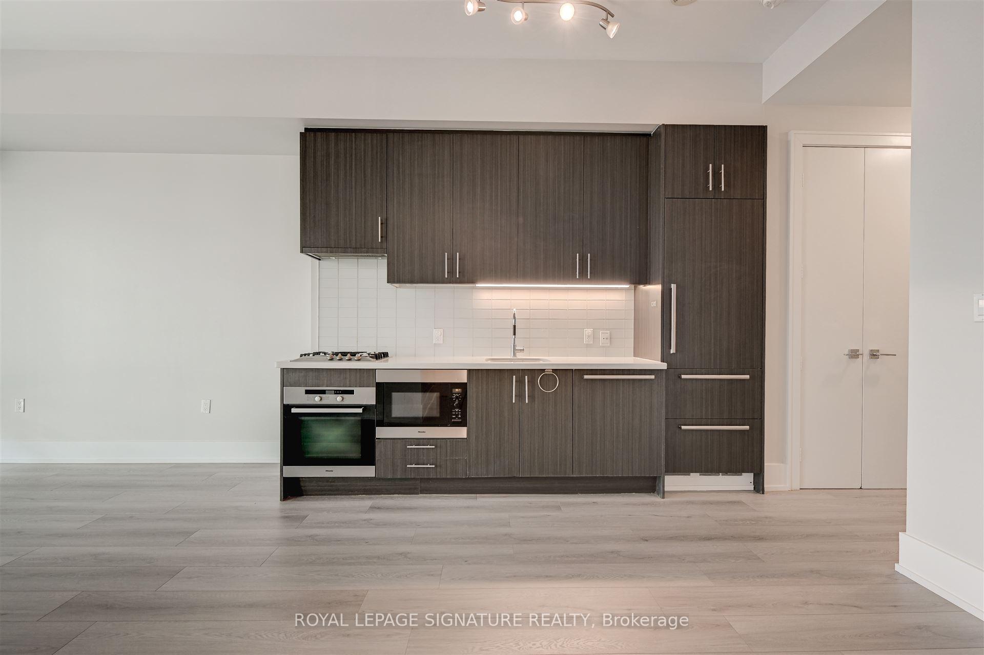 Photo 4 of Unit 424, 29 Queens Quay E, Toronto, Waterfront Communities — HOMEH