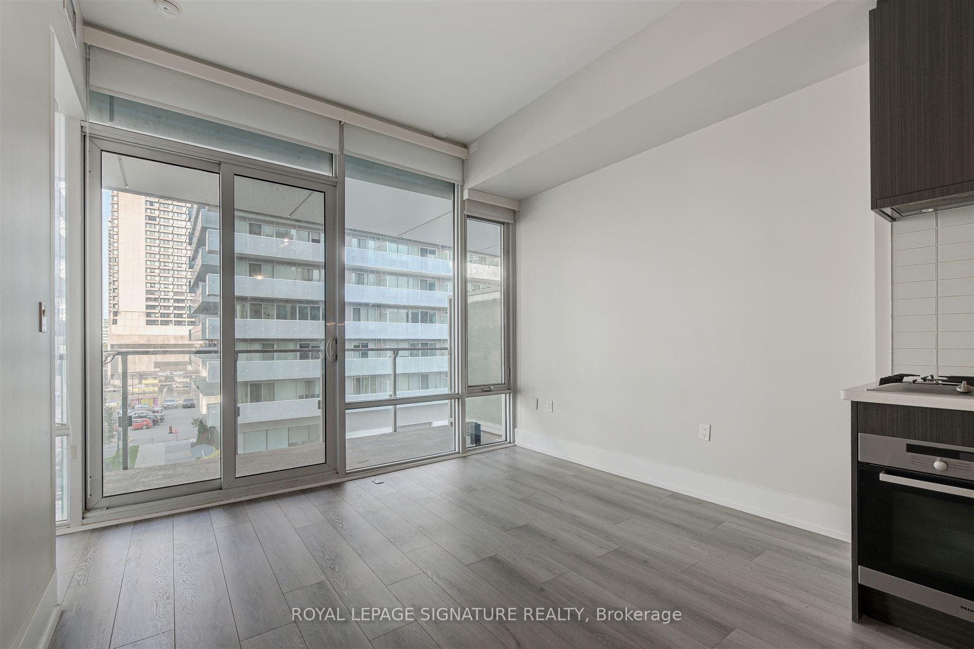 Photo 6 of Unit 424, 29 Queens Quay E, Toronto, Waterfront Communities — HOMEH