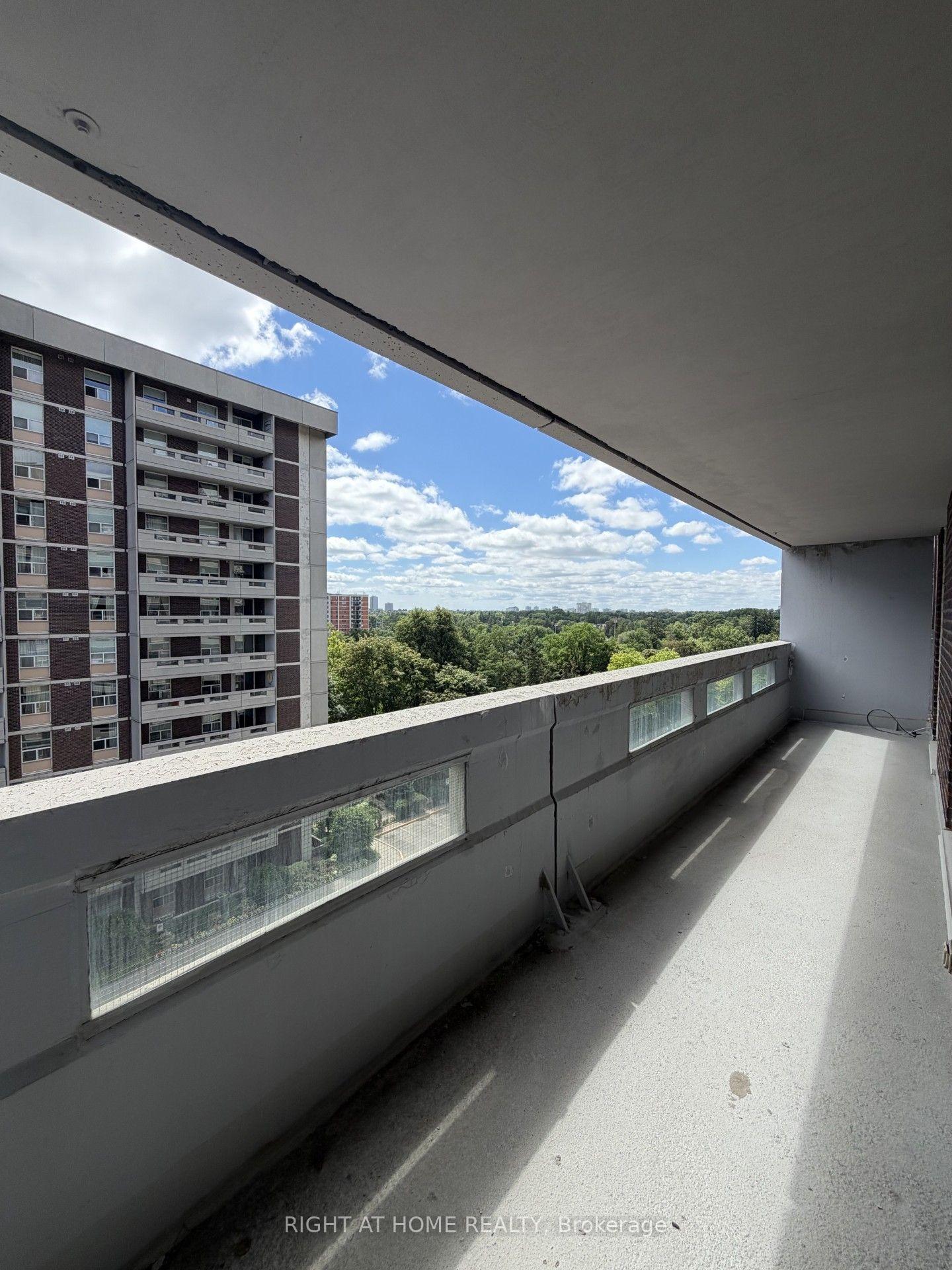 Photo 22 of Unit 802, 60 Inverlochy Boulevard, Markham, Royal Orchard — HOMEH