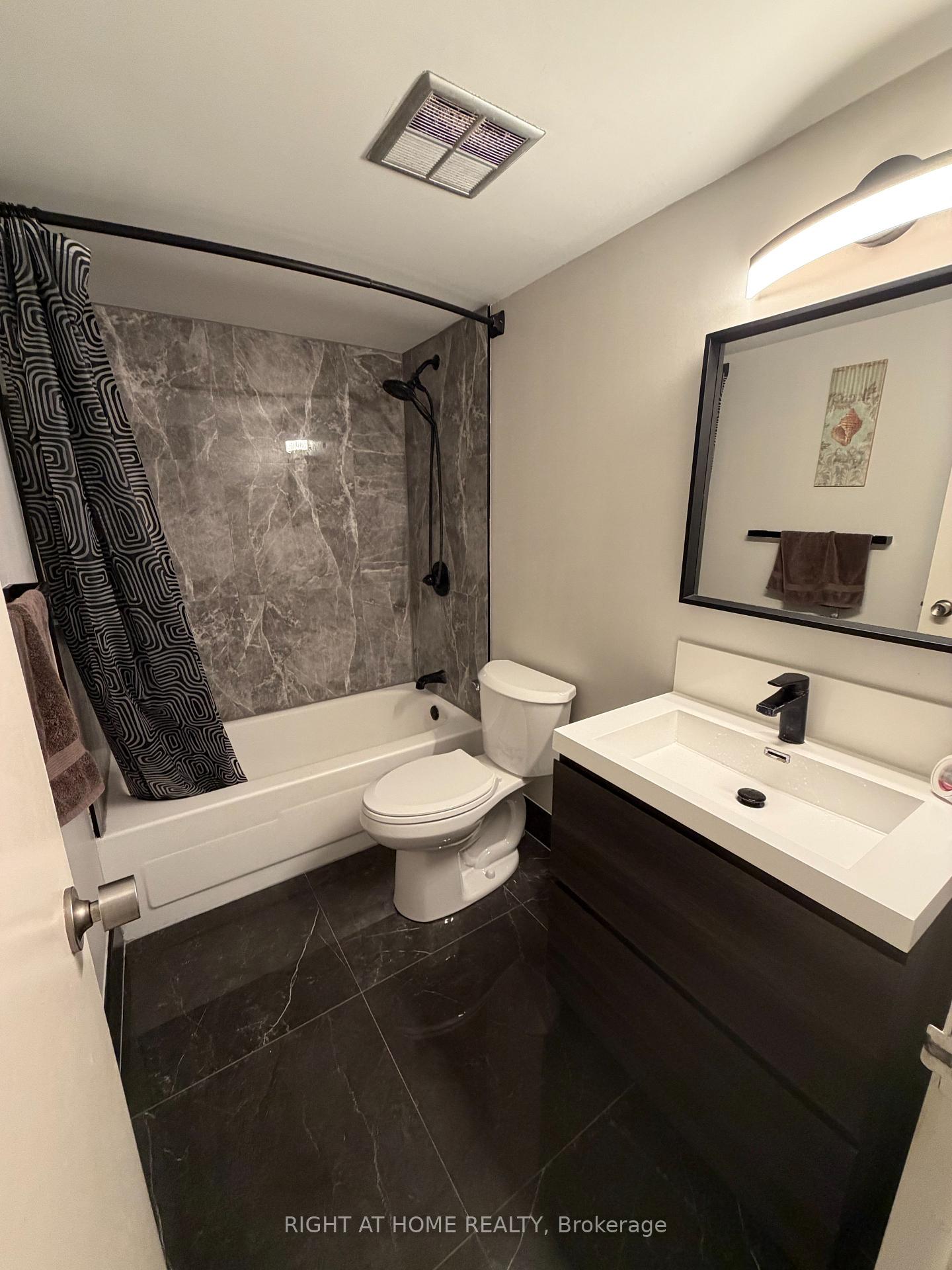 Photo 5 of Unit 802, 60 Inverlochy Boulevard, Markham, Royal Orchard — HOMEH