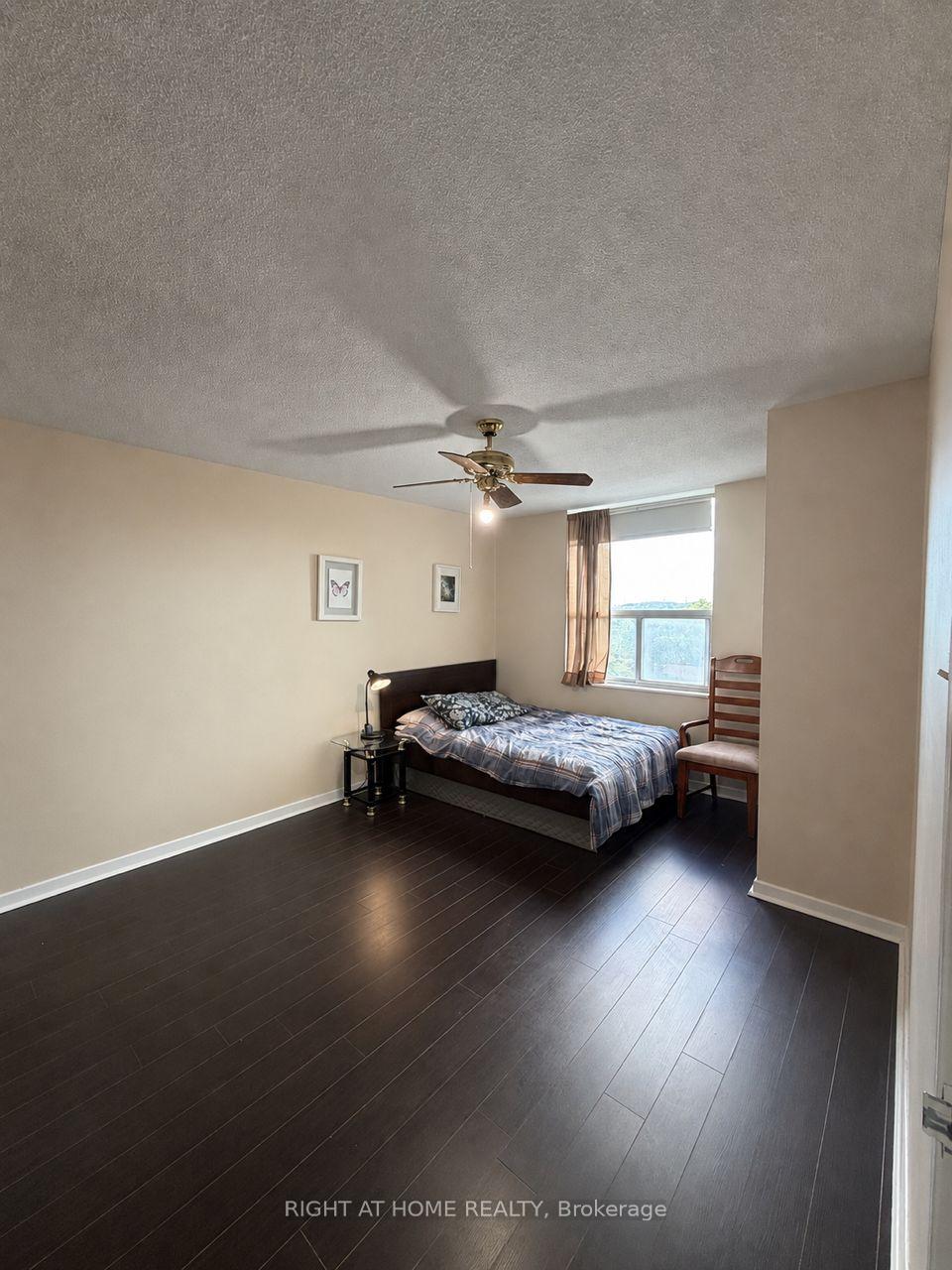 Photo 11 of Unit 802, 60 Inverlochy Boulevard, Markham, Royal Orchard — HOMEH