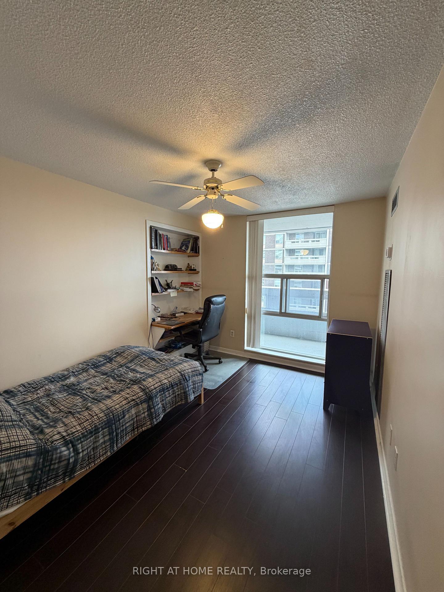 Photo 18 of Unit 802, 60 Inverlochy Boulevard, Markham, Royal Orchard — HOMEH