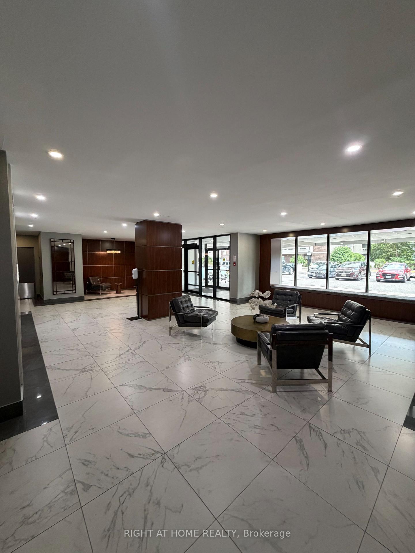 Photo 24 of Unit 802, 60 Inverlochy Boulevard, Markham, Royal Orchard — HOMEH