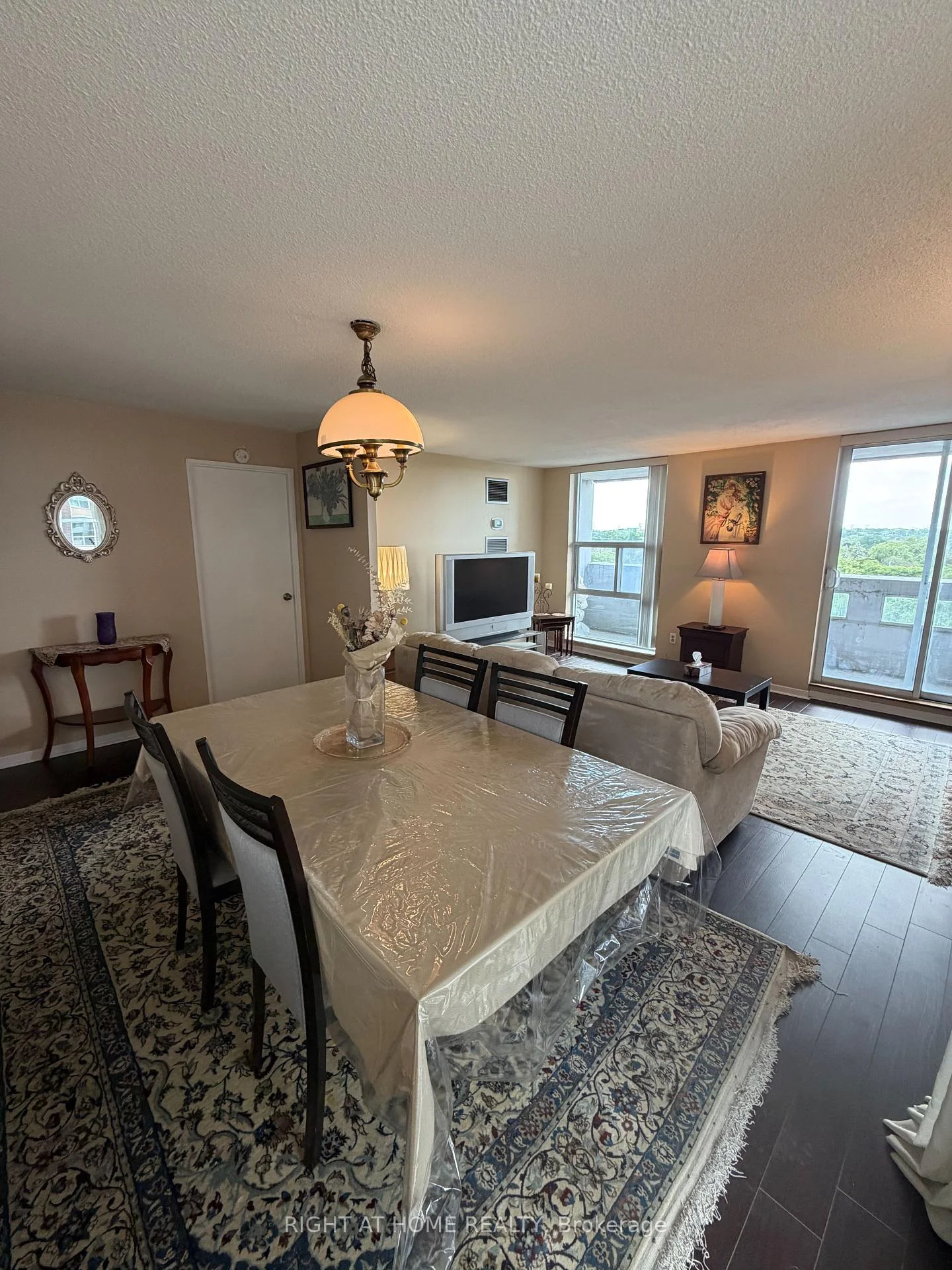 Photo 9 of Unit 802, 60 Inverlochy Boulevard, Markham, Royal Orchard — HOMEH
