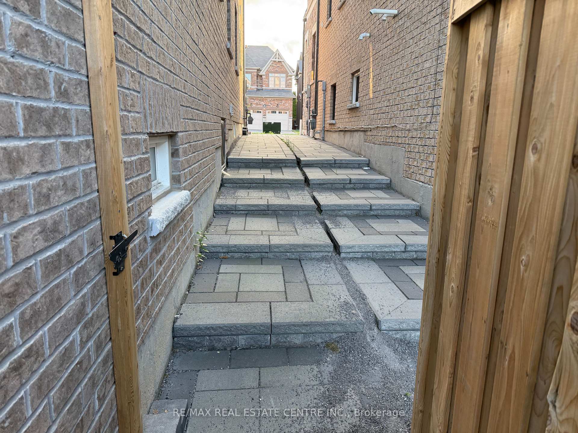 Photo 4 of Unit Basement, 41 Bremner Street, Whitby, Rolling Acres — HOMEH