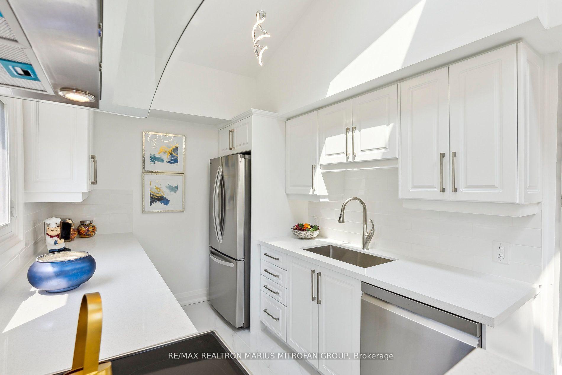 Photo 13 of 1118 Stoney Point Road, Innisfil, Rural Innisfil — HOMEH