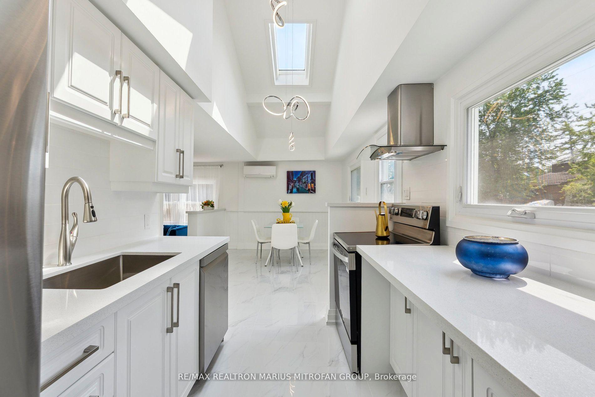 Photo 15 of 1118 Stoney Point Road, Innisfil, Rural Innisfil — HOMEH