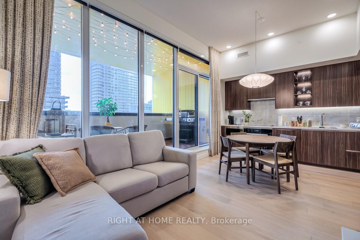 Photo 6 of Unit 511, 95 McMahon Drive, North York, Bayview Village — HOMEH