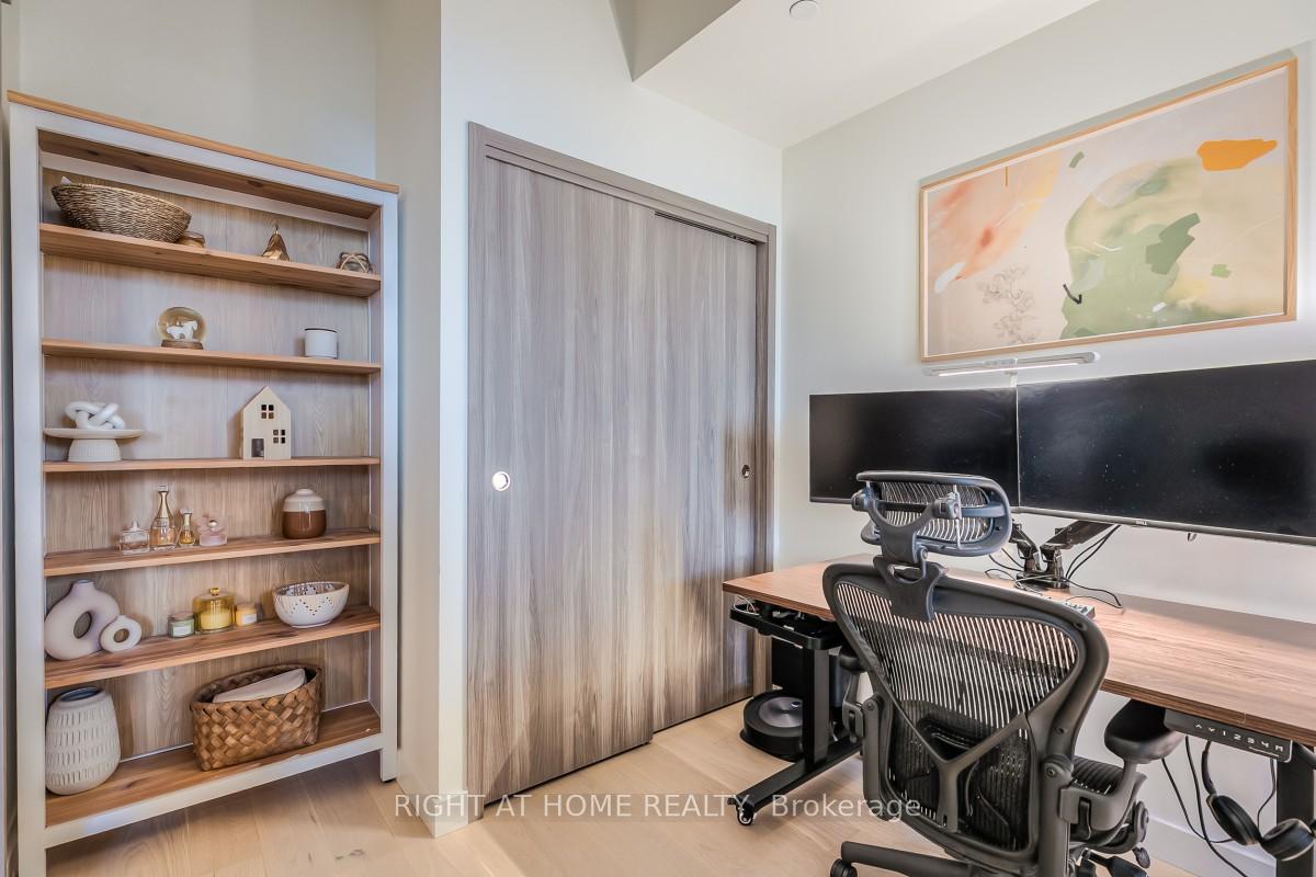 Photo 13 of Unit 511, 95 McMahon Drive, North York, Bayview Village — HOMEH