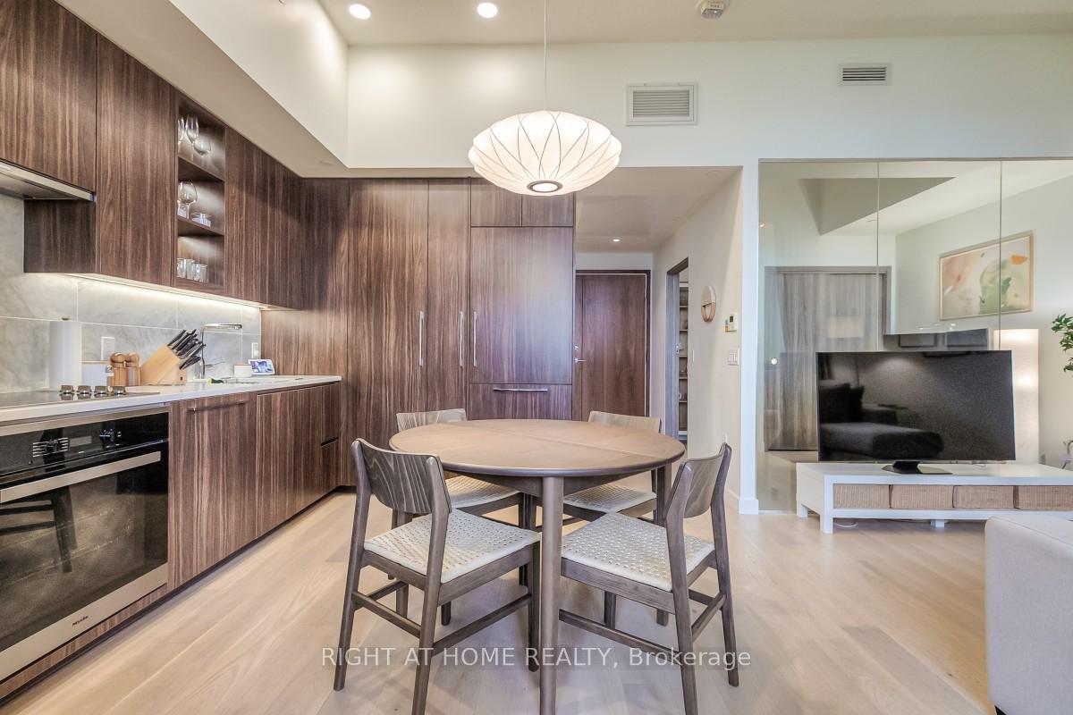 Photo 15 of Unit 511, 95 McMahon Drive, North York, Bayview Village — HOMEH