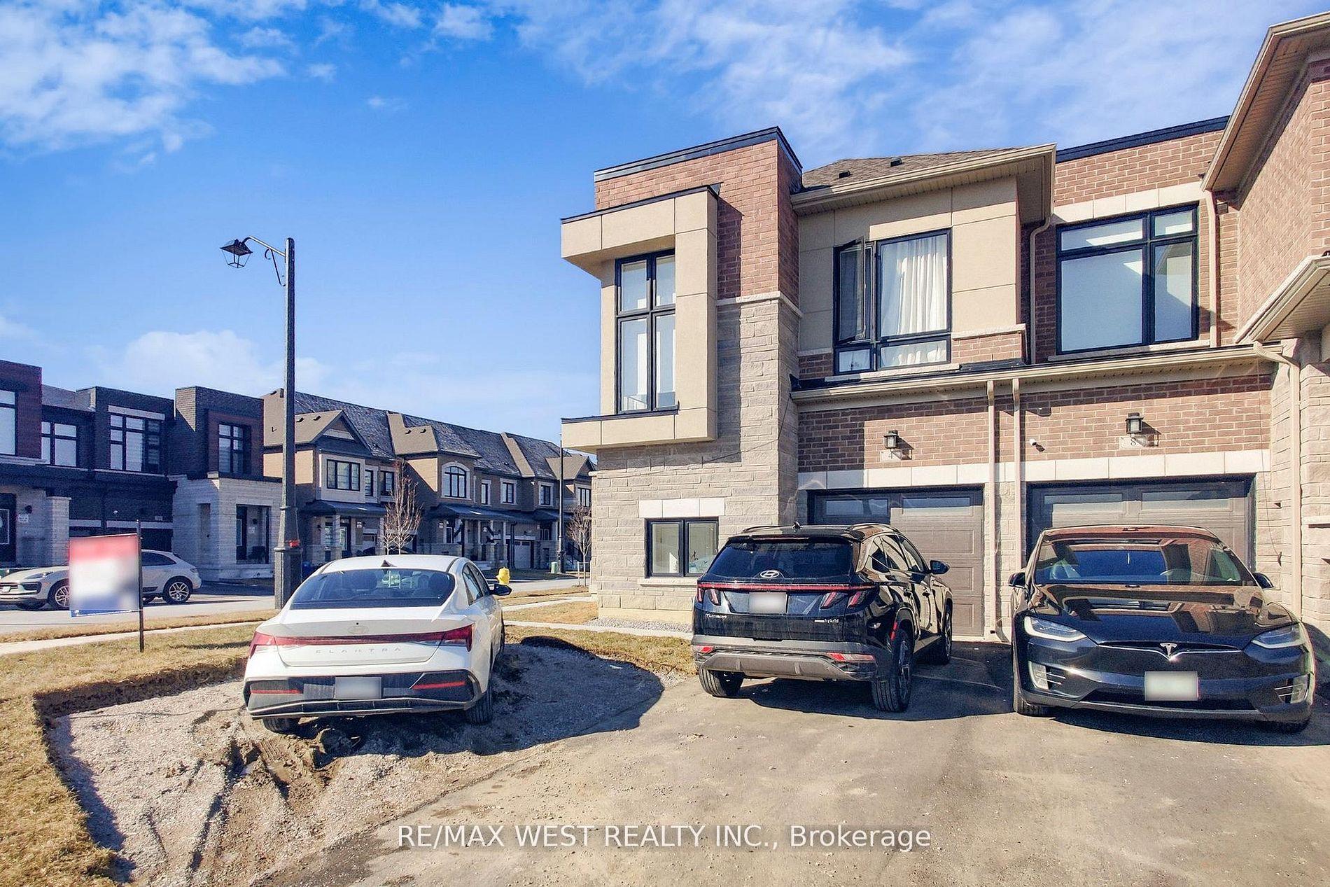 Photo 2 of 4 Haldimand Street, Vaughan, Kleinburg — HOMEH
