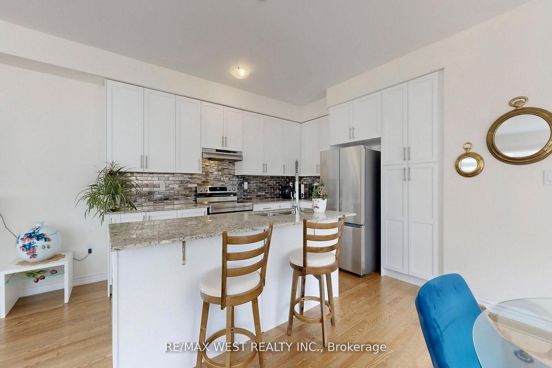 Photo 12 of 4 Haldimand Street, Vaughan, Kleinburg — HOMEH