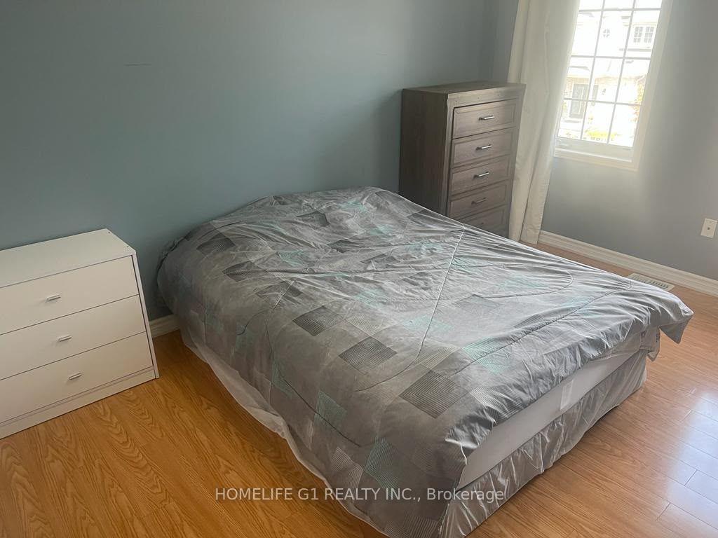 Photo 17 of 25 Hornett Way, Ajax, Central East — HOMEH