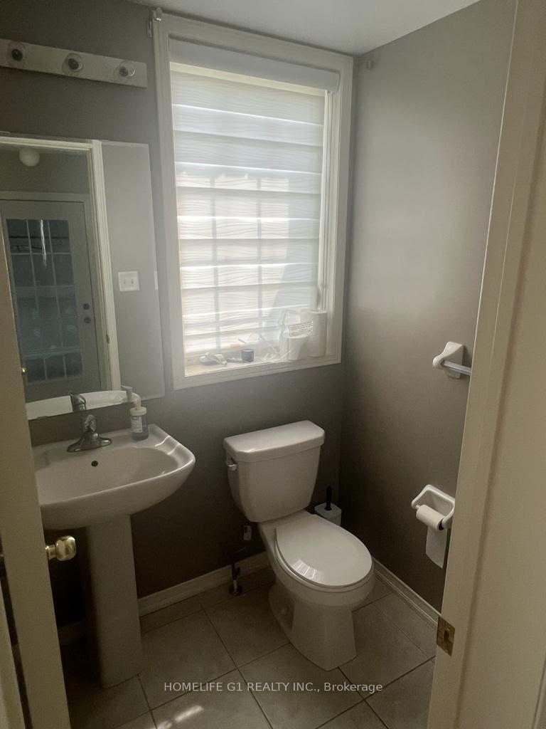 Photo 21 of 25 Hornett Way, Ajax, Central East — HOMEH