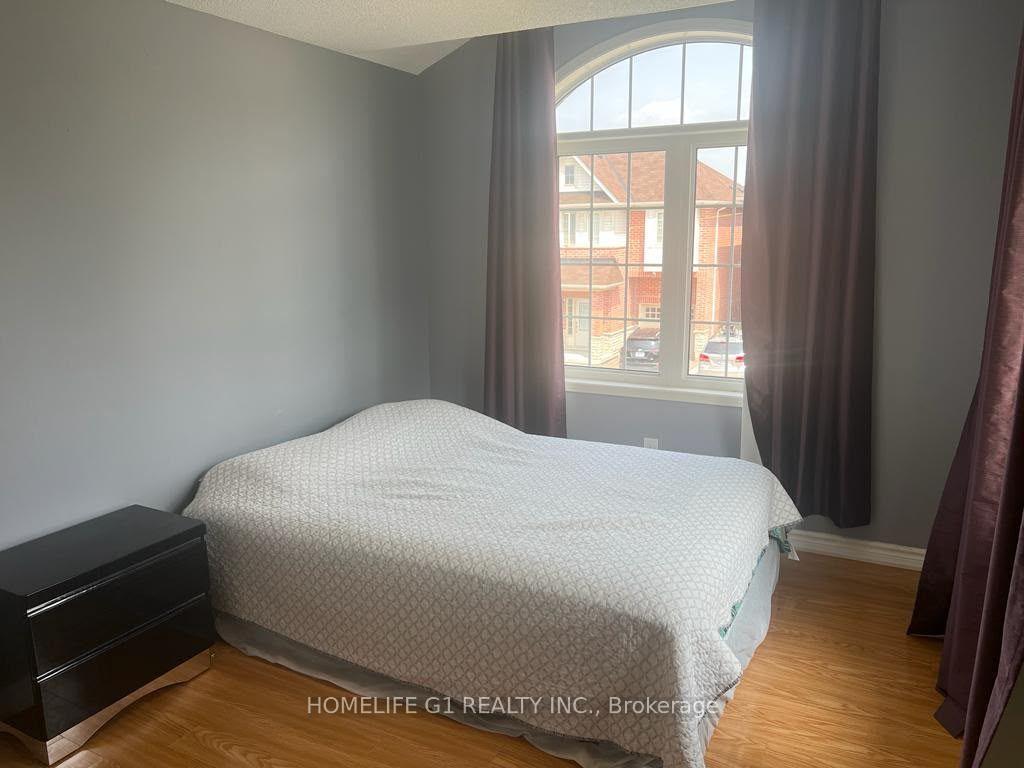 Photo 18 of 25 Hornett Way, Ajax, Central East — HOMEH