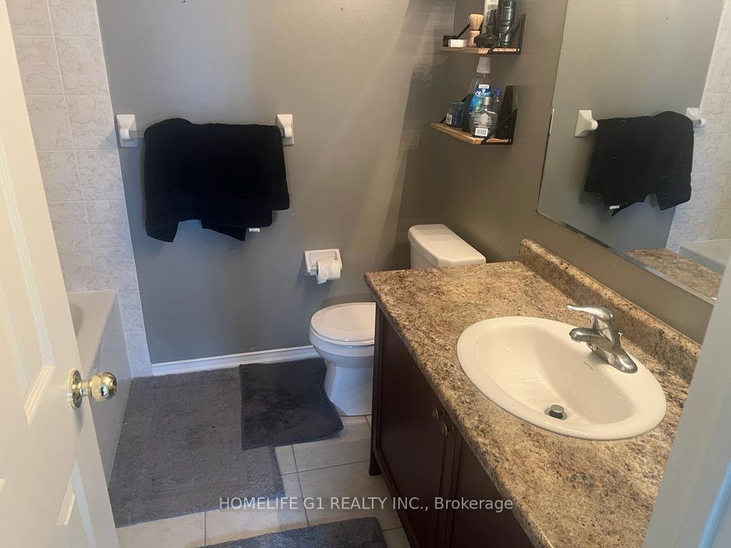 Photo 23 of 25 Hornett Way, Ajax, Central East — HOMEH