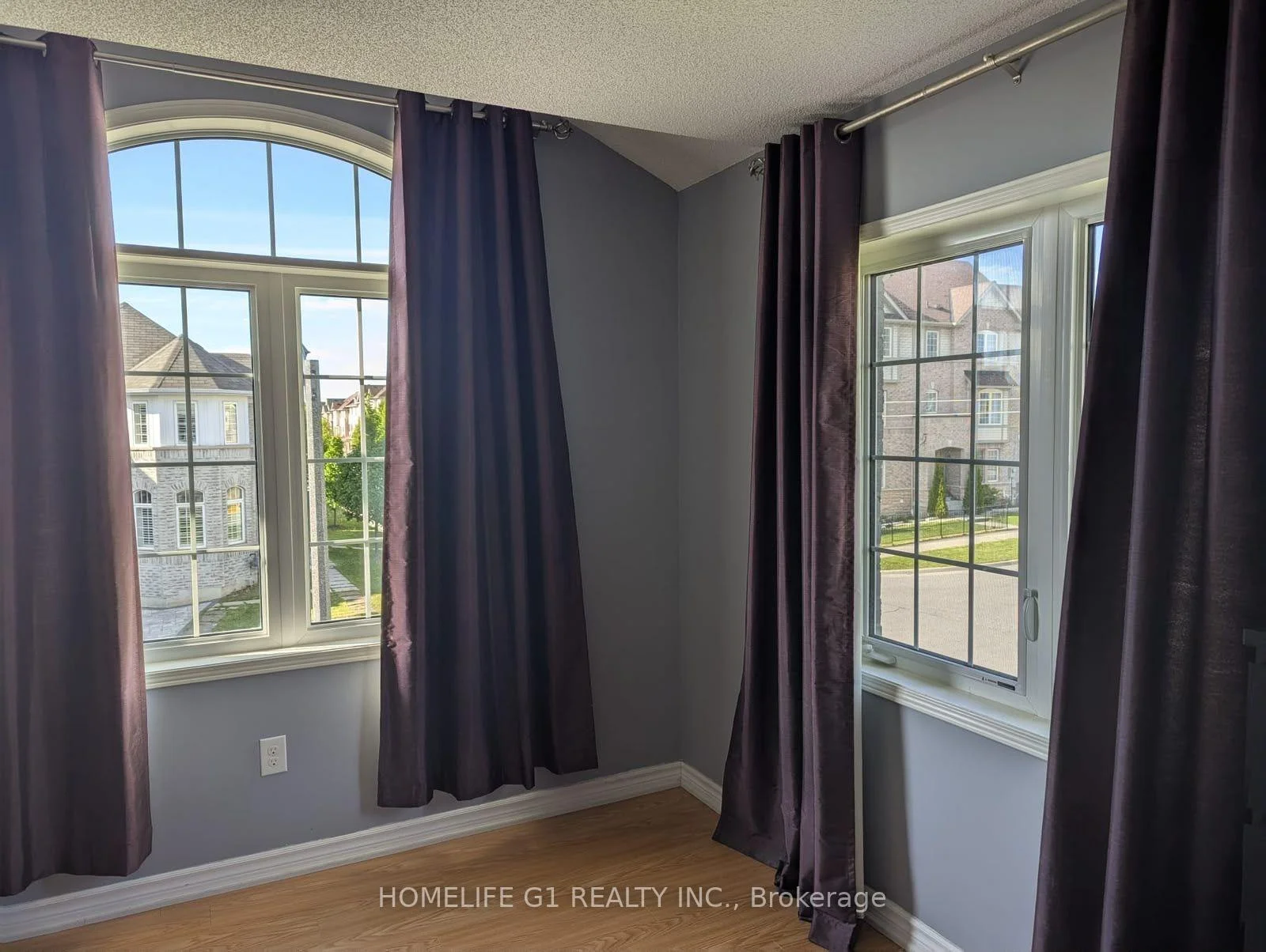 Photo 10 of 25 Hornett Way, Ajax, Central East — HOMEH