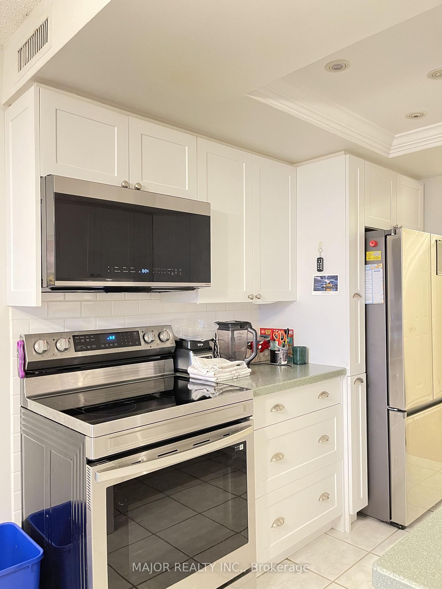 Photo 10 of Unit 1403, 900 Wilson Road N, Oshawa, Centennial — HOMEH